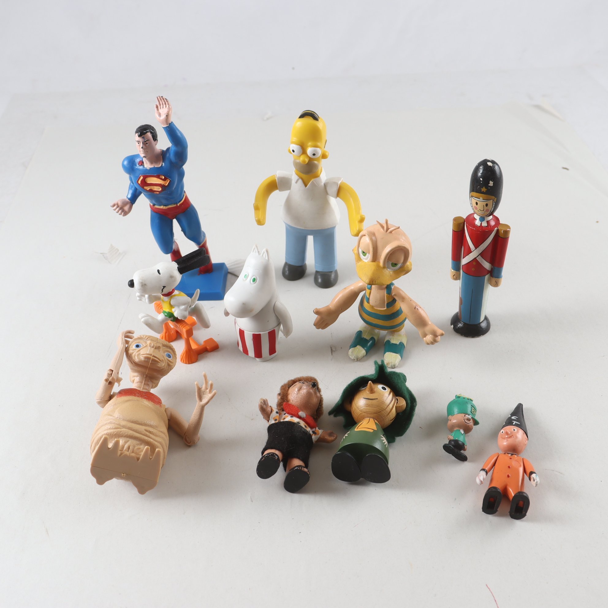 figurer-tecknade-figurer-blandat-vintage-second-hand-myrorna