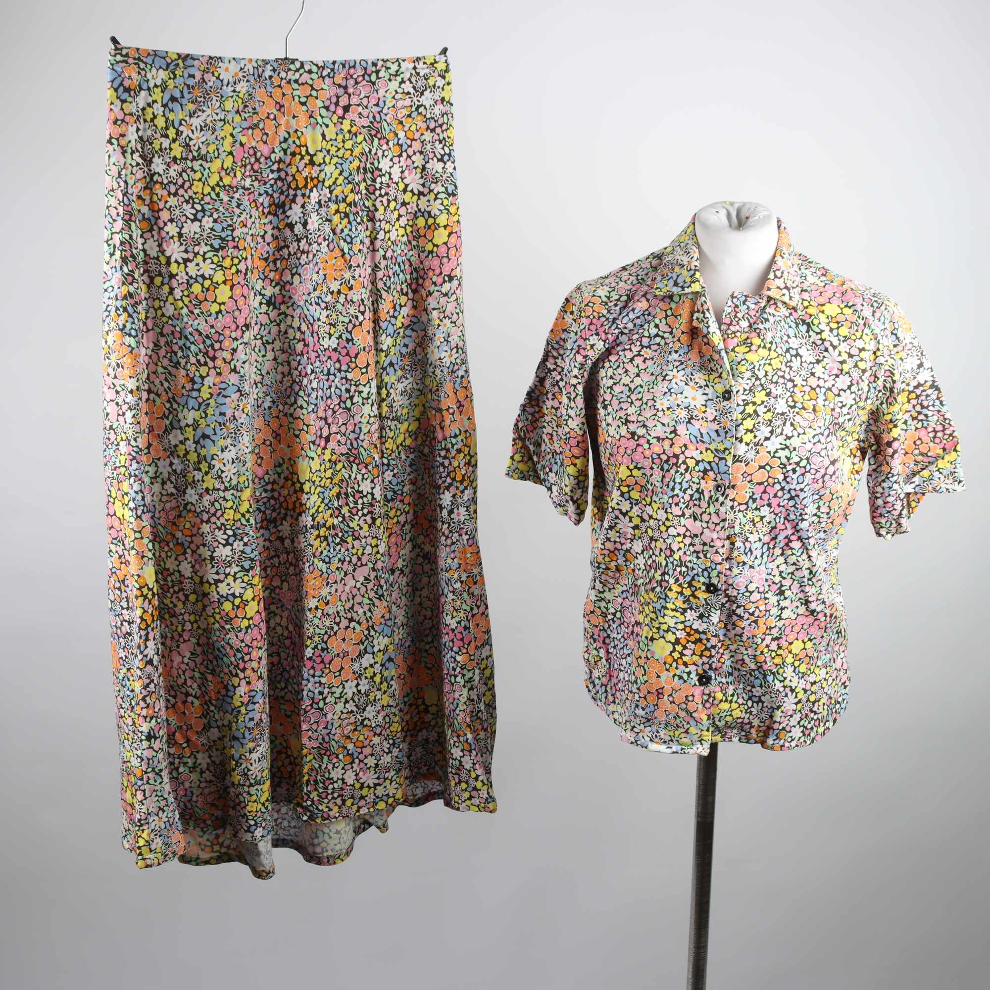 2-delat set, blus/kjol, Dedicated, blommig, stl. blus XS, kjol S