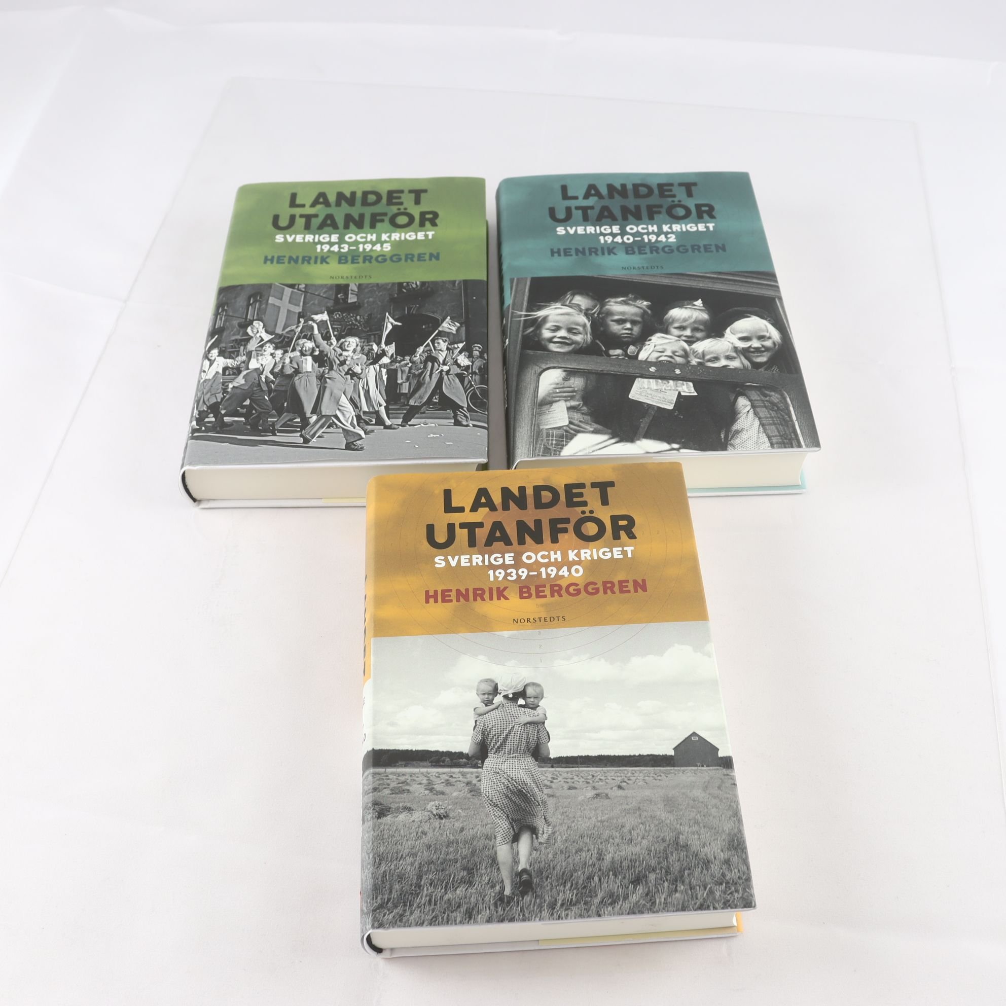 Henrik Berggren, Landet utanför: Sverige och kriget, Vol. 1-3