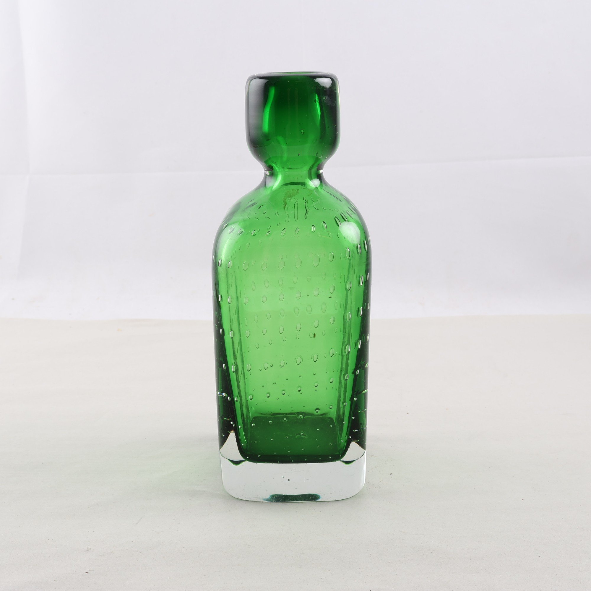 Flaska, grönt glas med bubblor, vintage