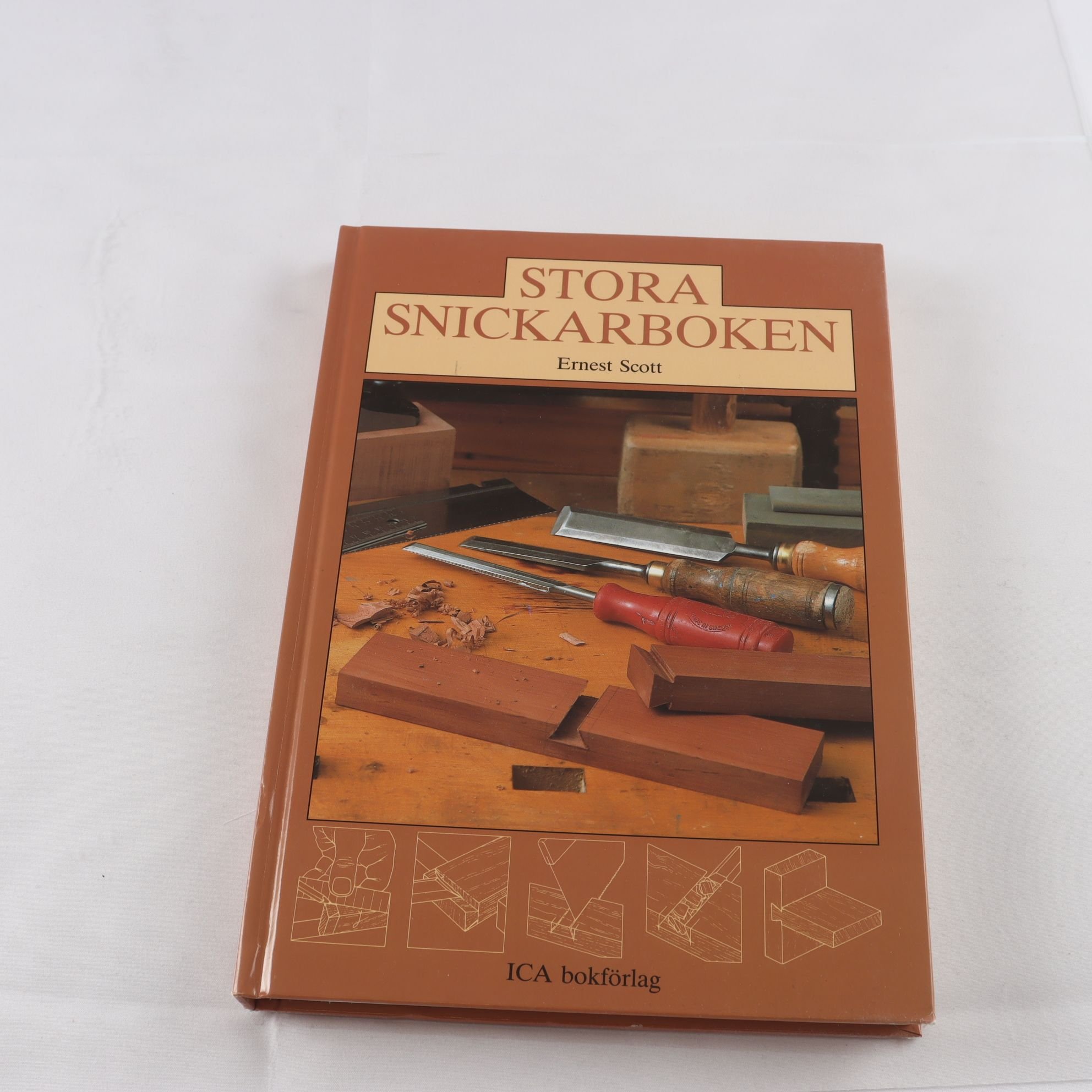 Ernest Scott, Stora snickarboken