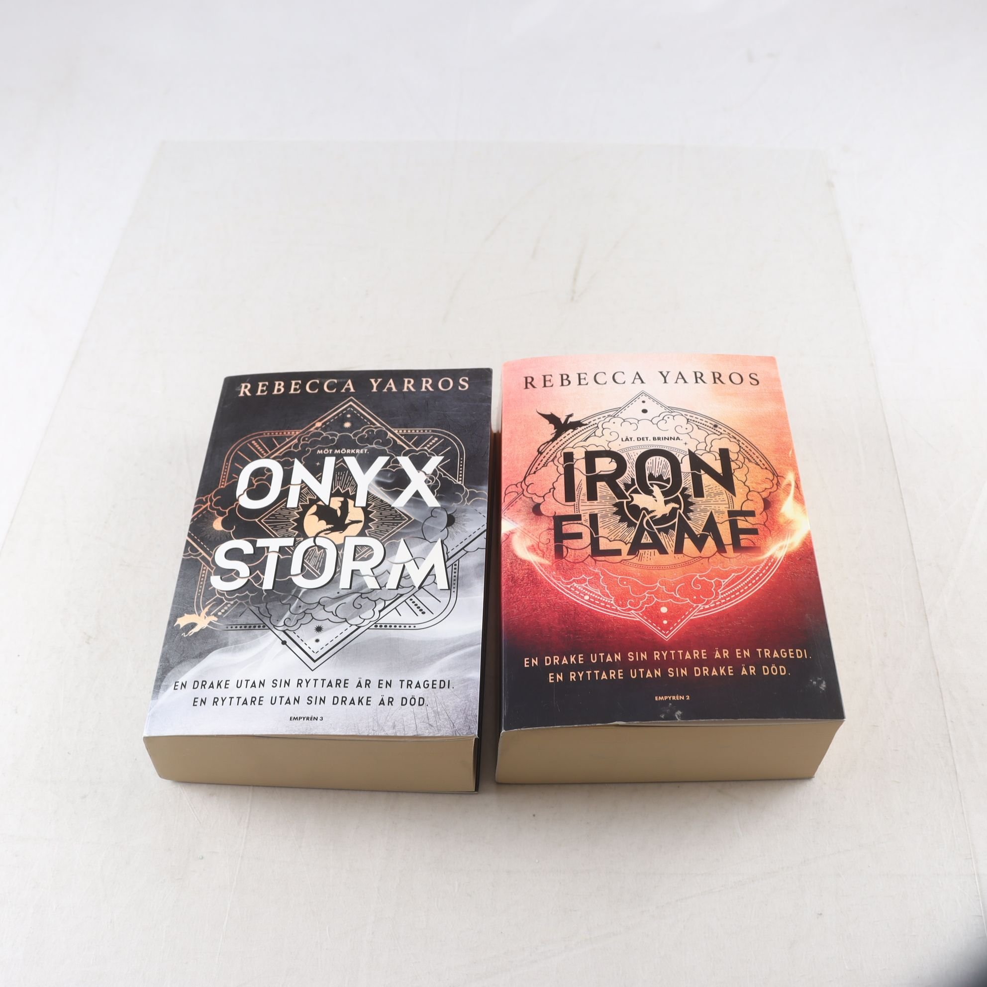 Bokpaket, Rebecca Yrros, Iron flame & Onyx storm.