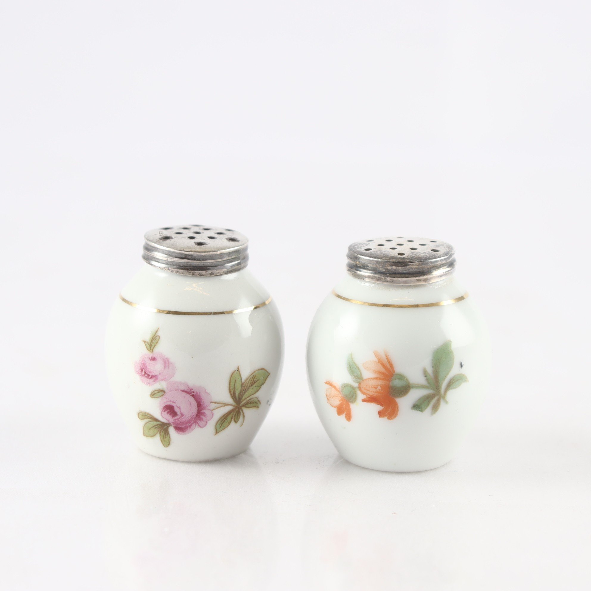 Salt & pepparströare, locken i sterlingsilver 925, porslin