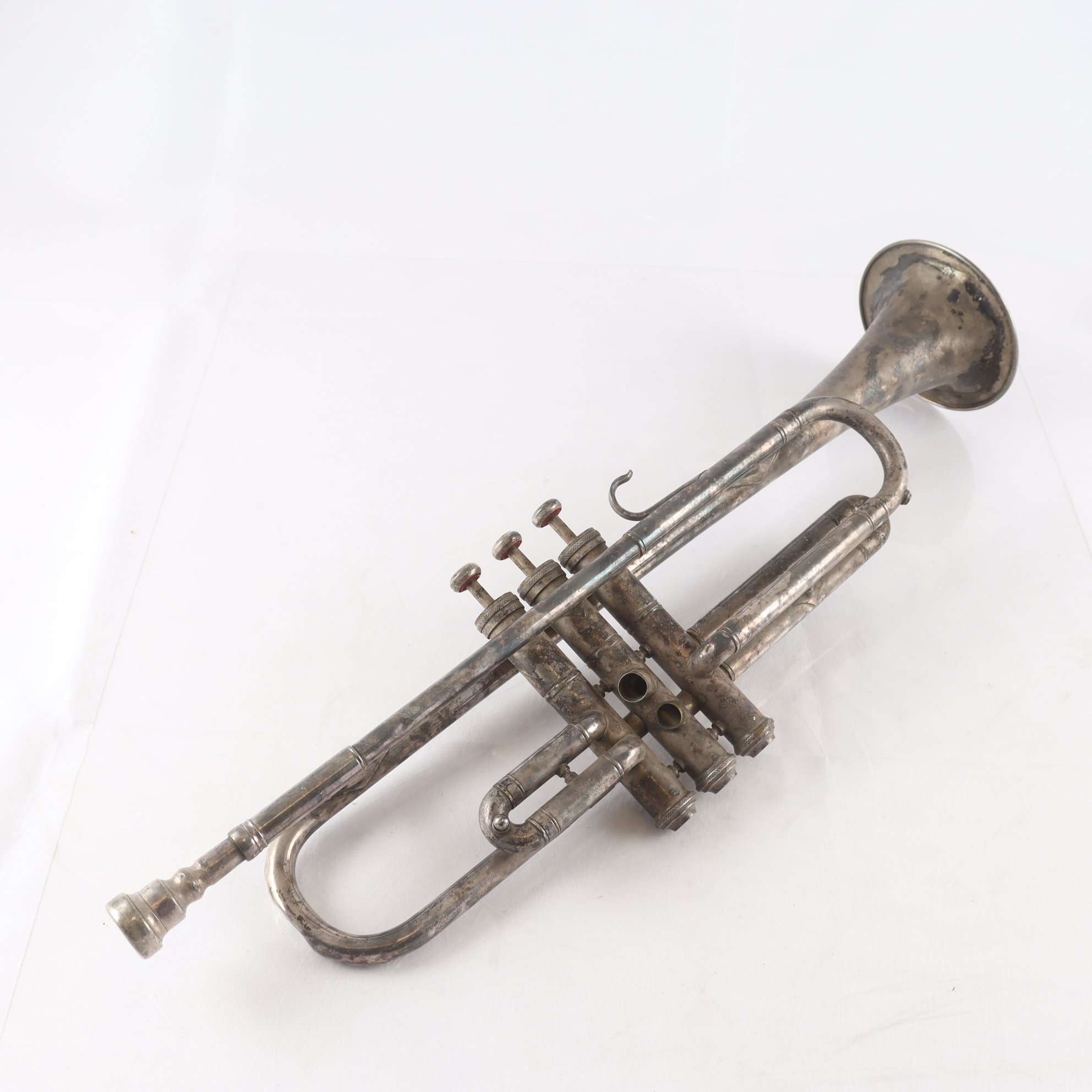 Trumpet. Nilmus. Endast avhämtning.