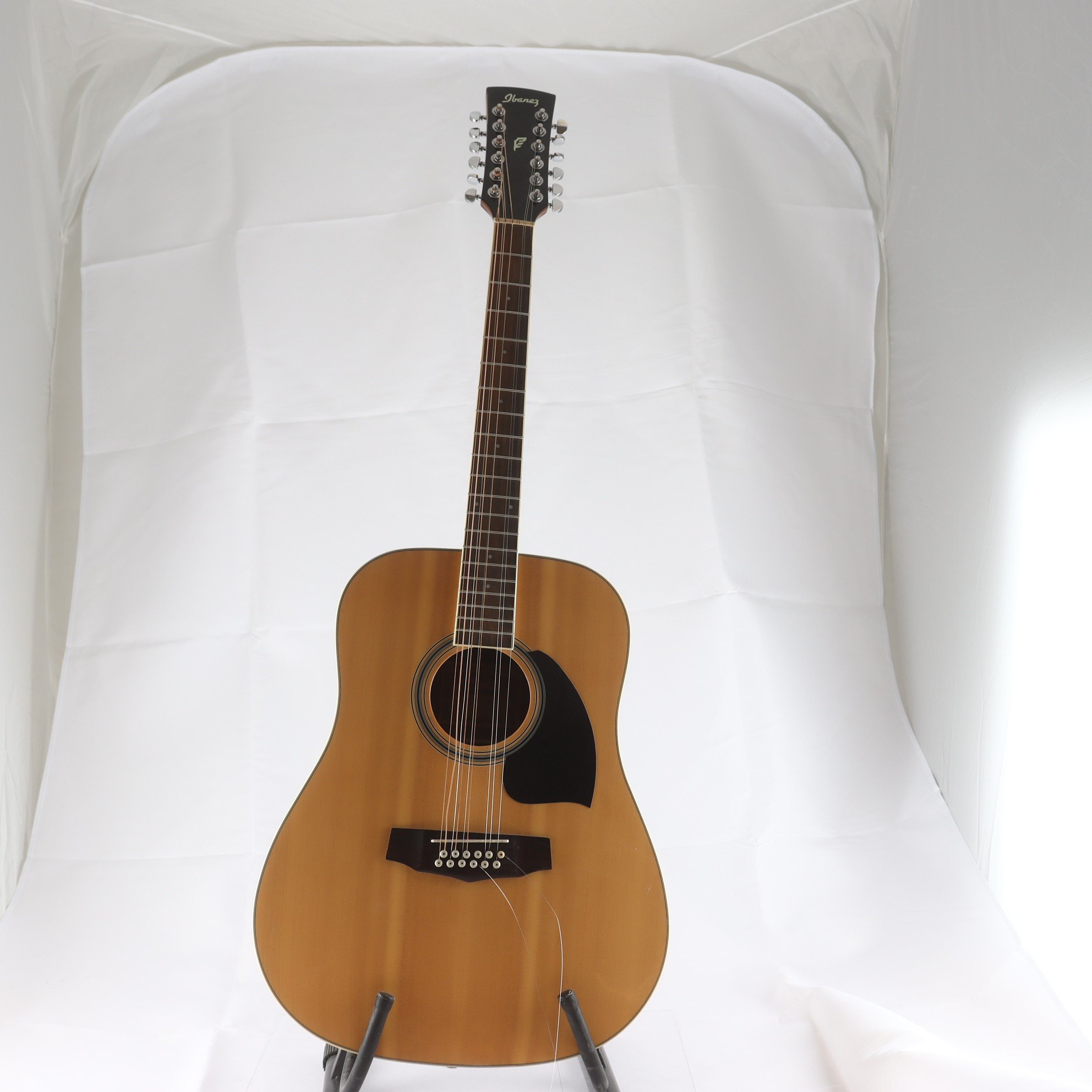 Akustisk gitarr, 12-strängad, Ibanez. Endast avhämtning.