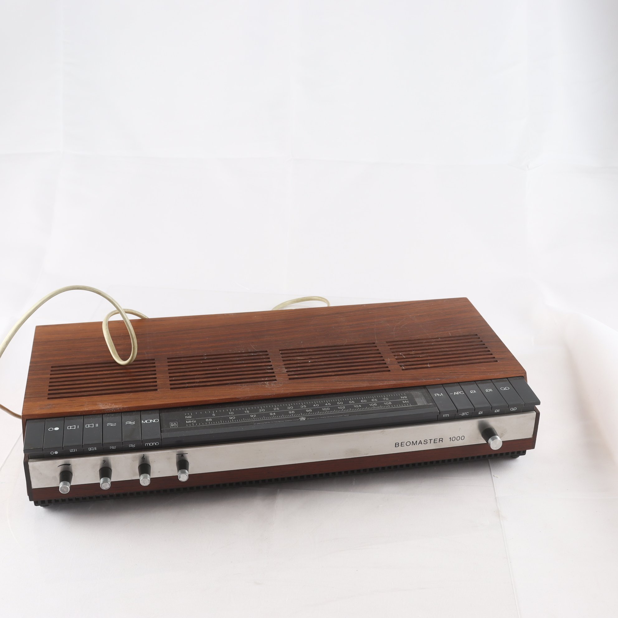 Förstärkare, Bang & Olufsen, Beomaster 1000. Samfraktas ej.