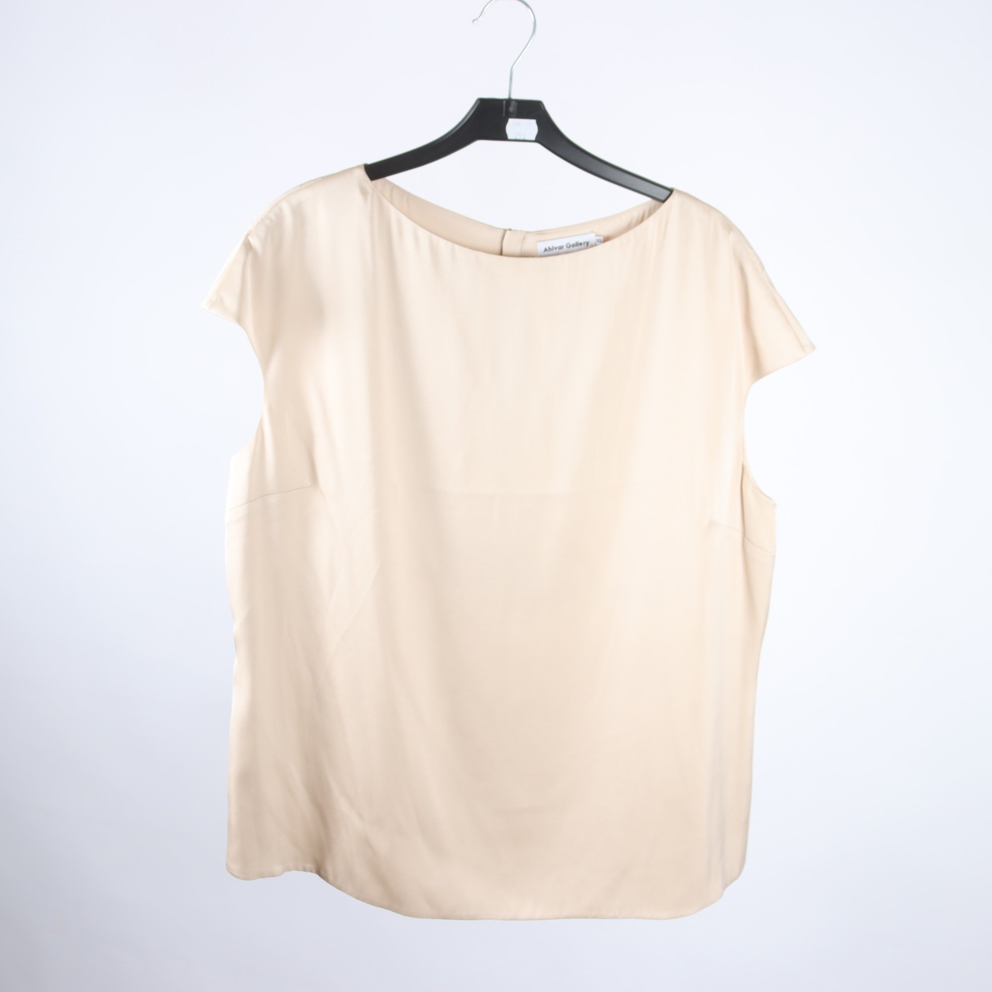 Blus, Ahlvar Gallery, beige, 93% silke, stl. XL.