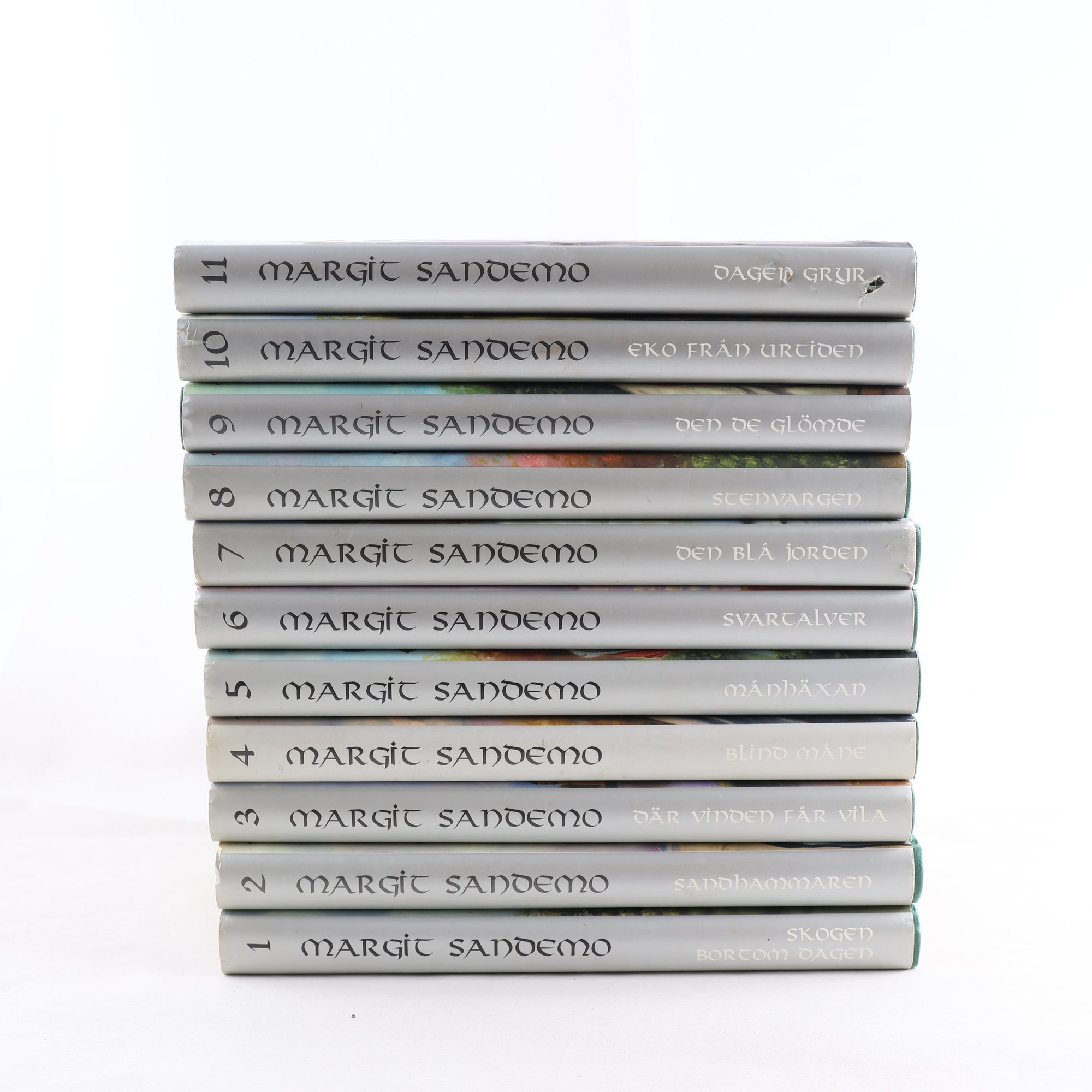 Margit Sandemo, Trollrunor, Vol. 1-11. Samfraktas ej