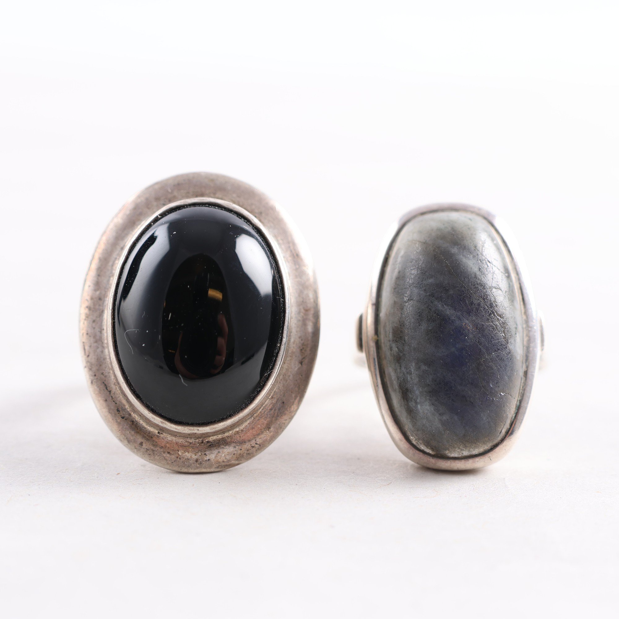 Ringar, silver, sten, två stycken, brv: 17.3g