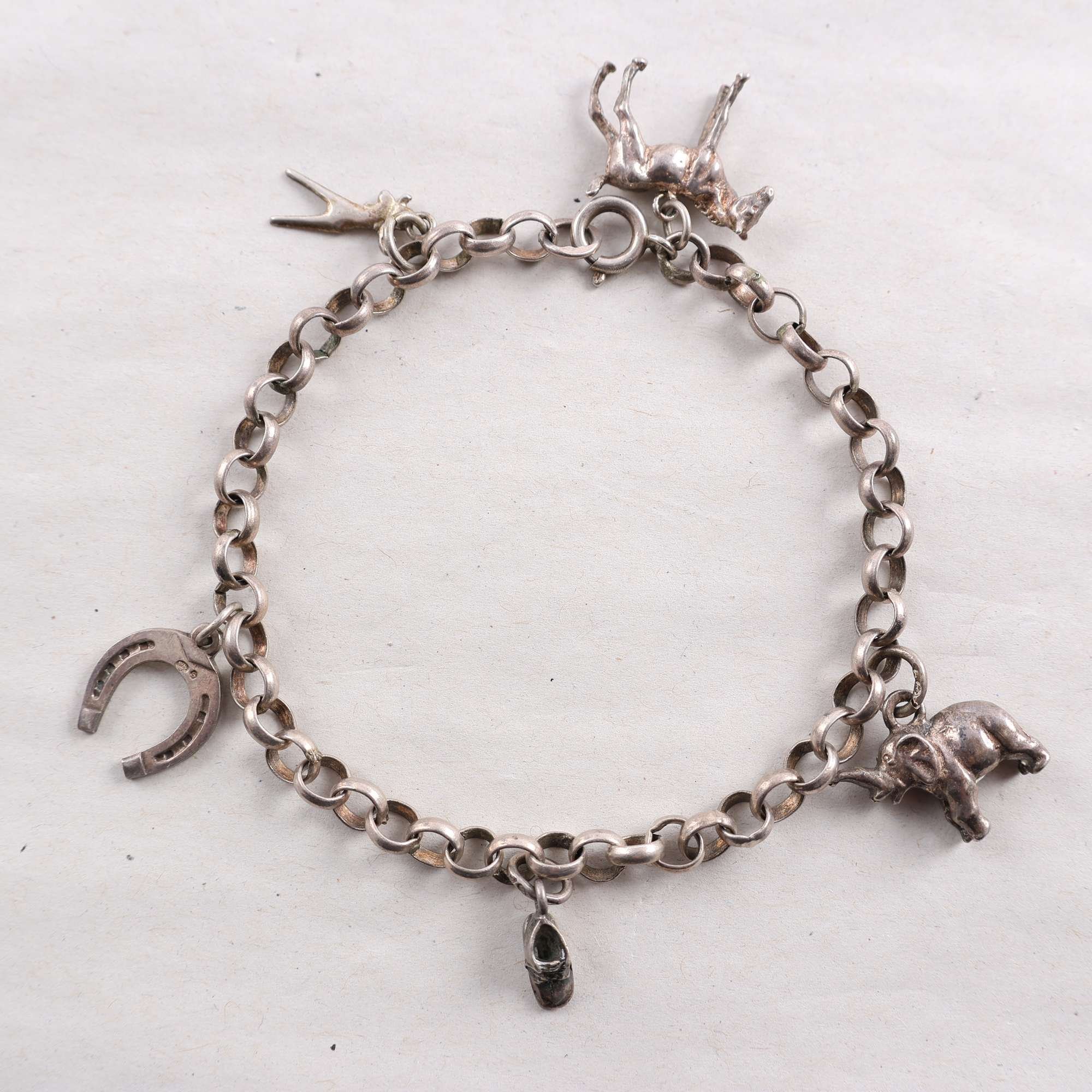 Armband, silver, berlocker, vikt: 12.5g