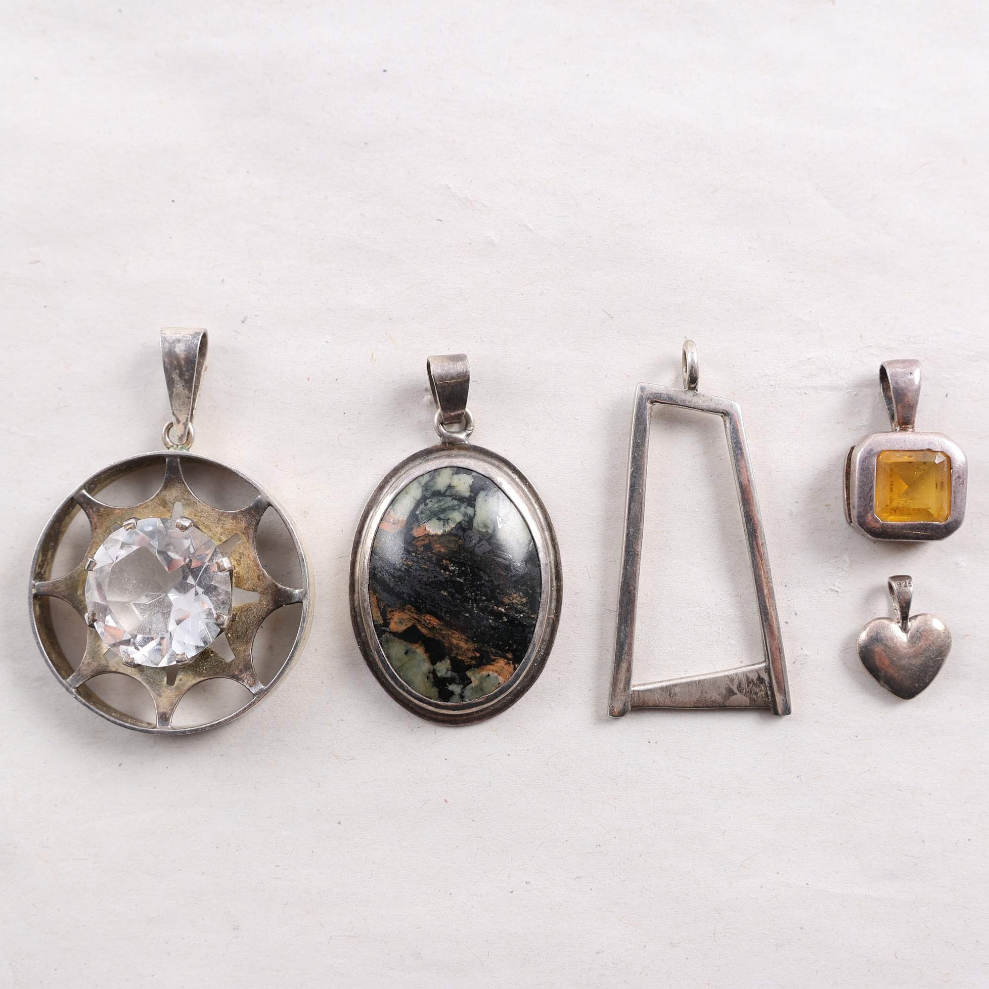 Hängen, fem stycken, silver, glas, brv: 24.5g