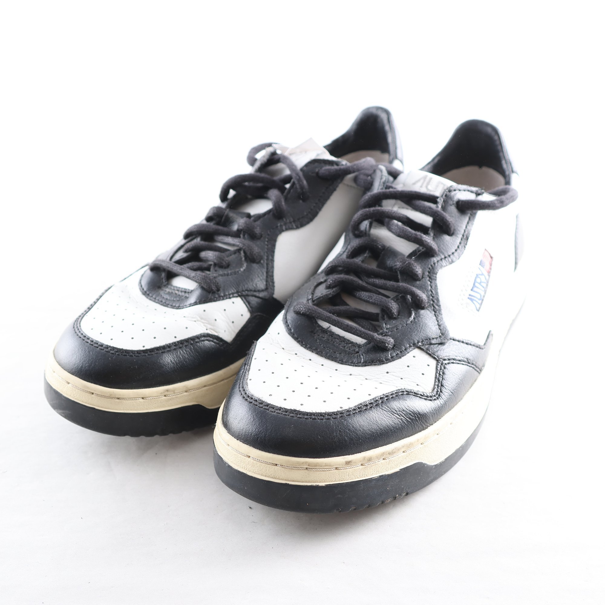 Sneakers, Autry, vit, svart, stl. 43.