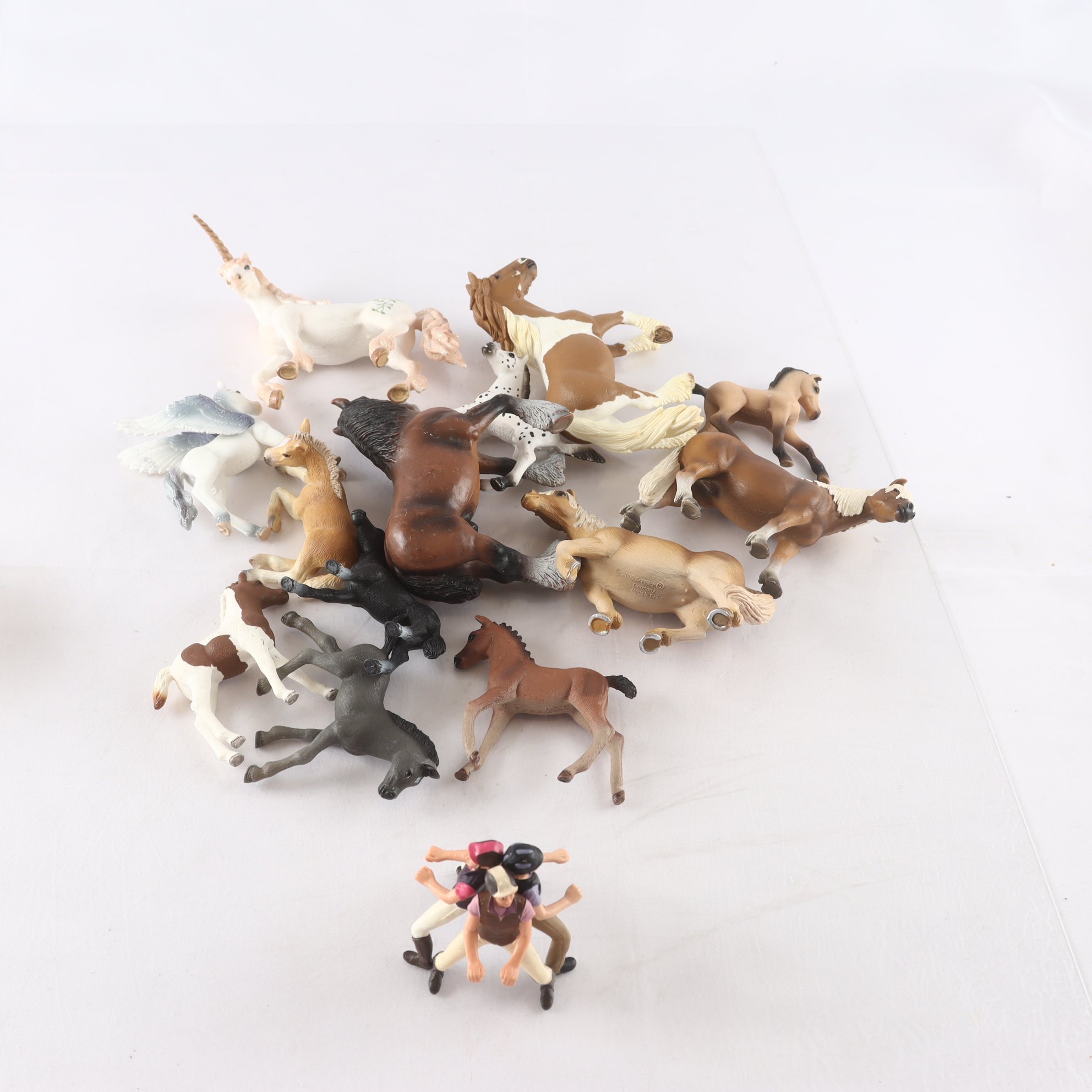 Hästar, Schleich, blandat med ryttare.