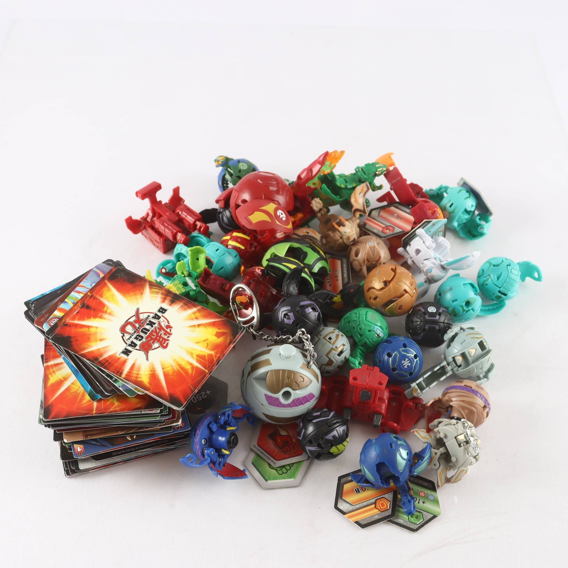 Figurer, Bakugan, blandat med kort