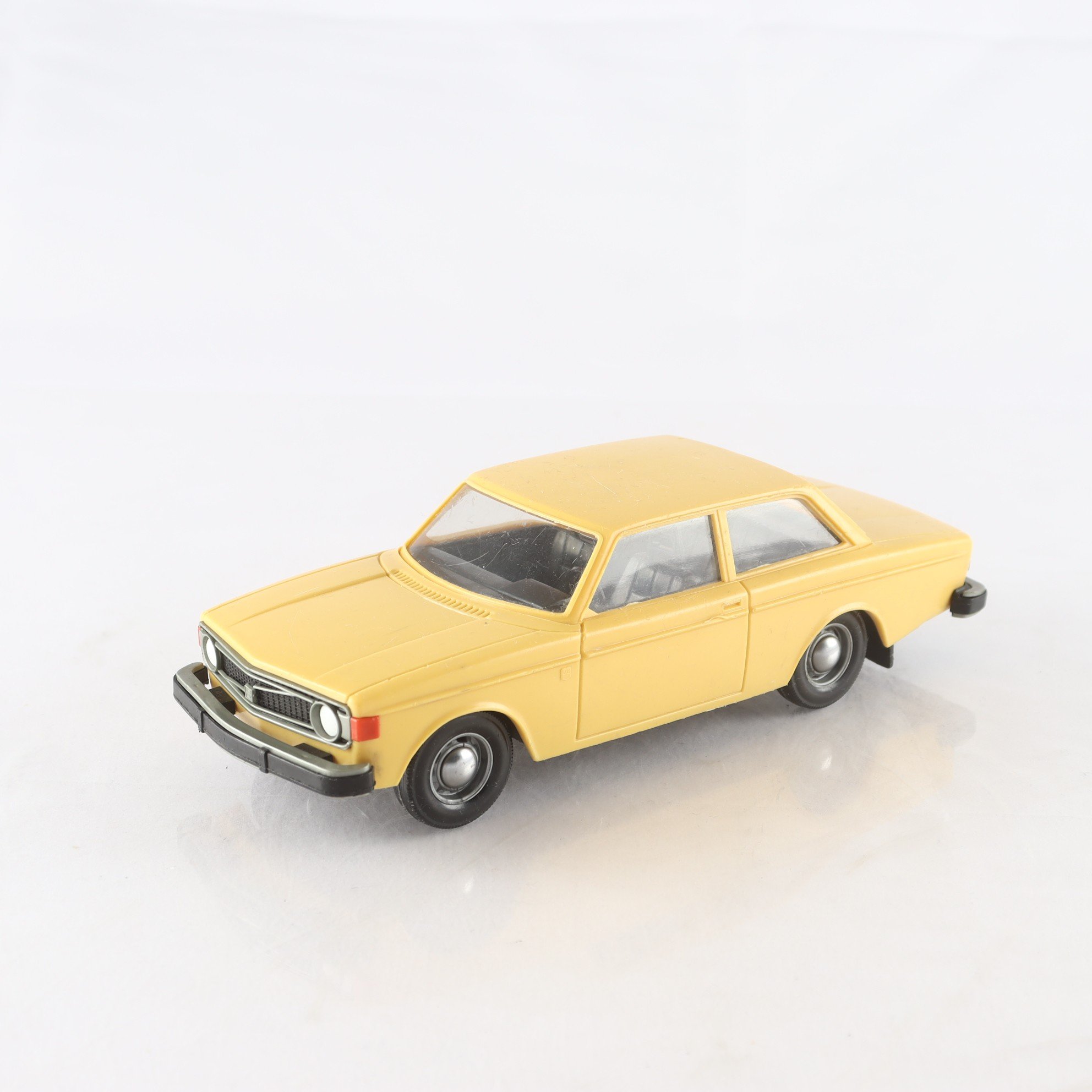 Plastbil, Volvo 142 DL,finland.