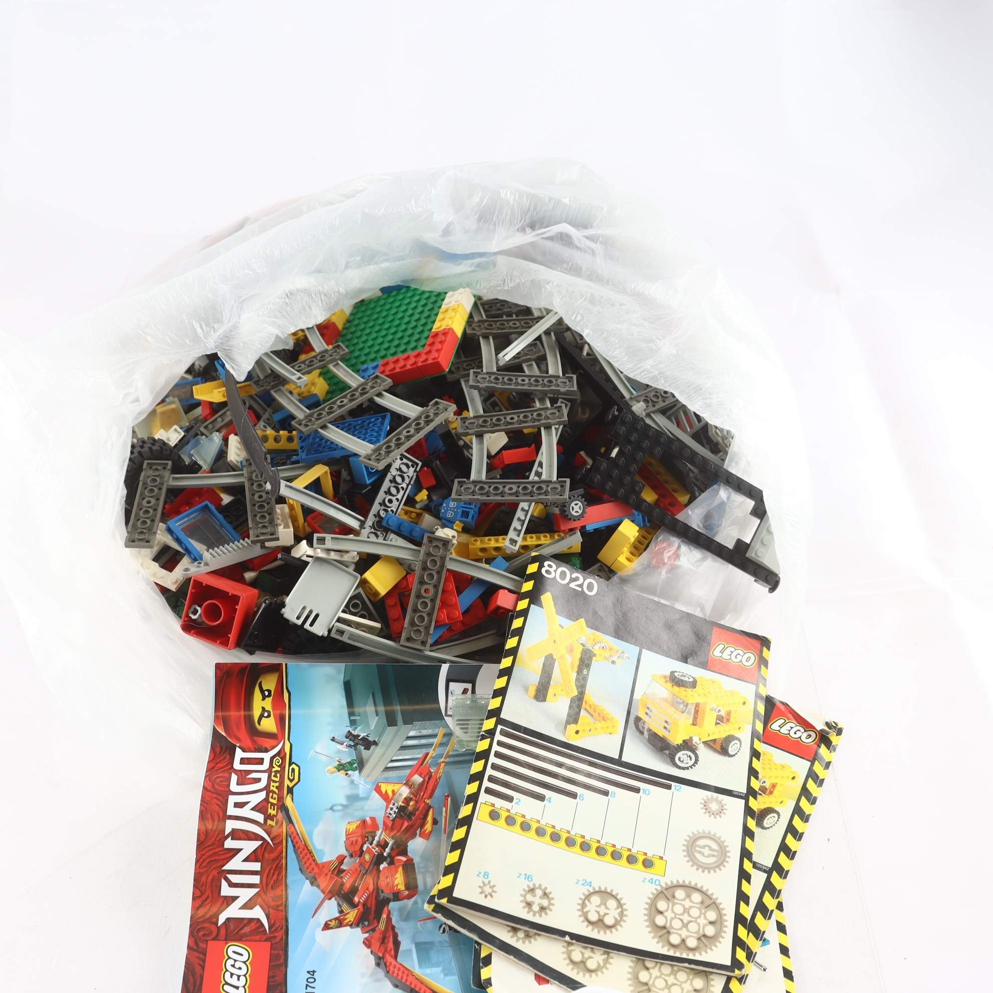 Blandat LEGO och instruktioner. Samfraktas ej.