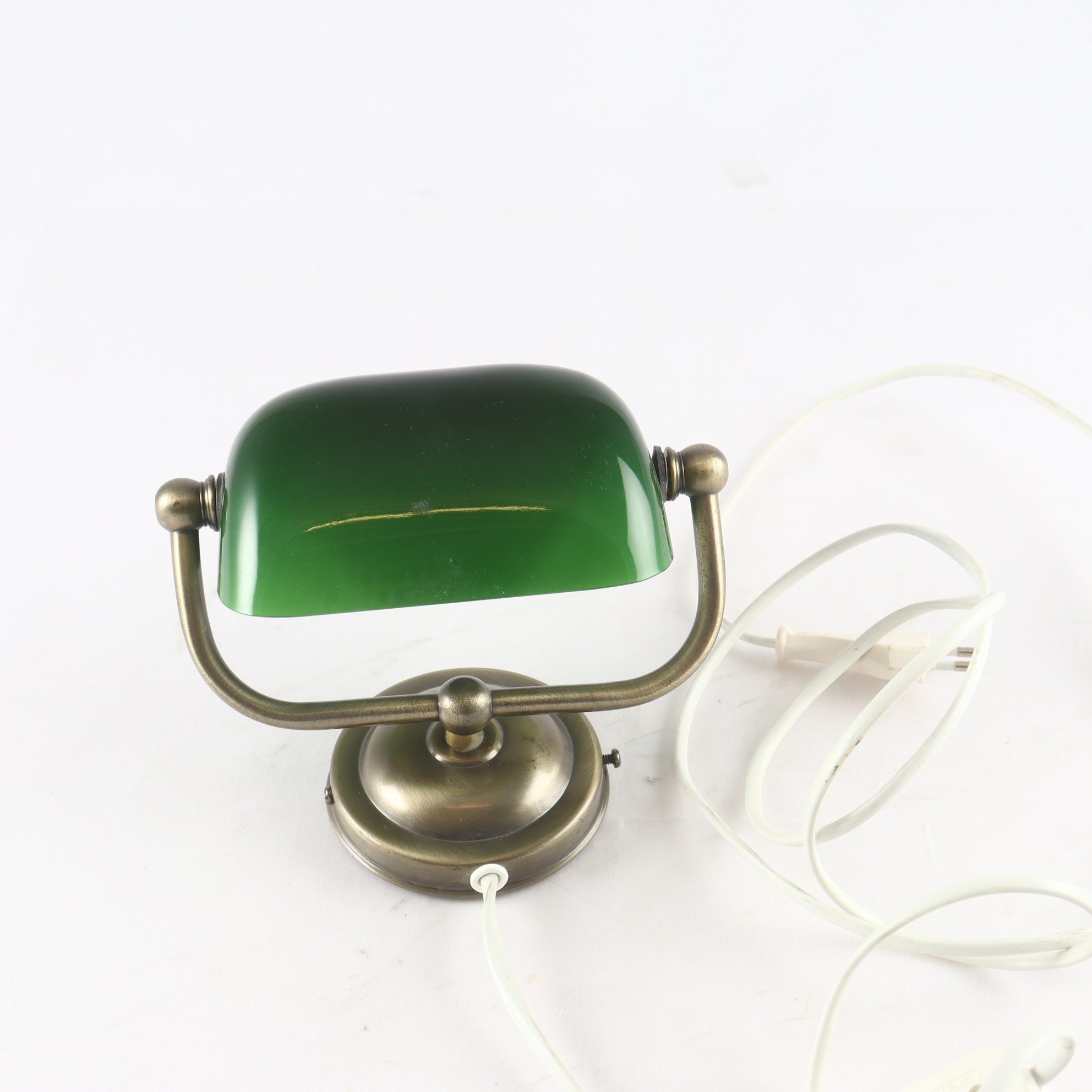 Vägglampa, glasskärm.