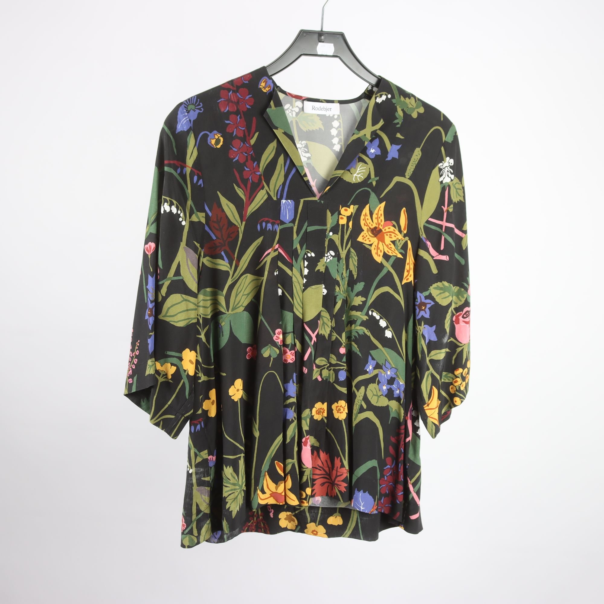 Blus, Rodebjer, blommig, grön, svart, stl. M.