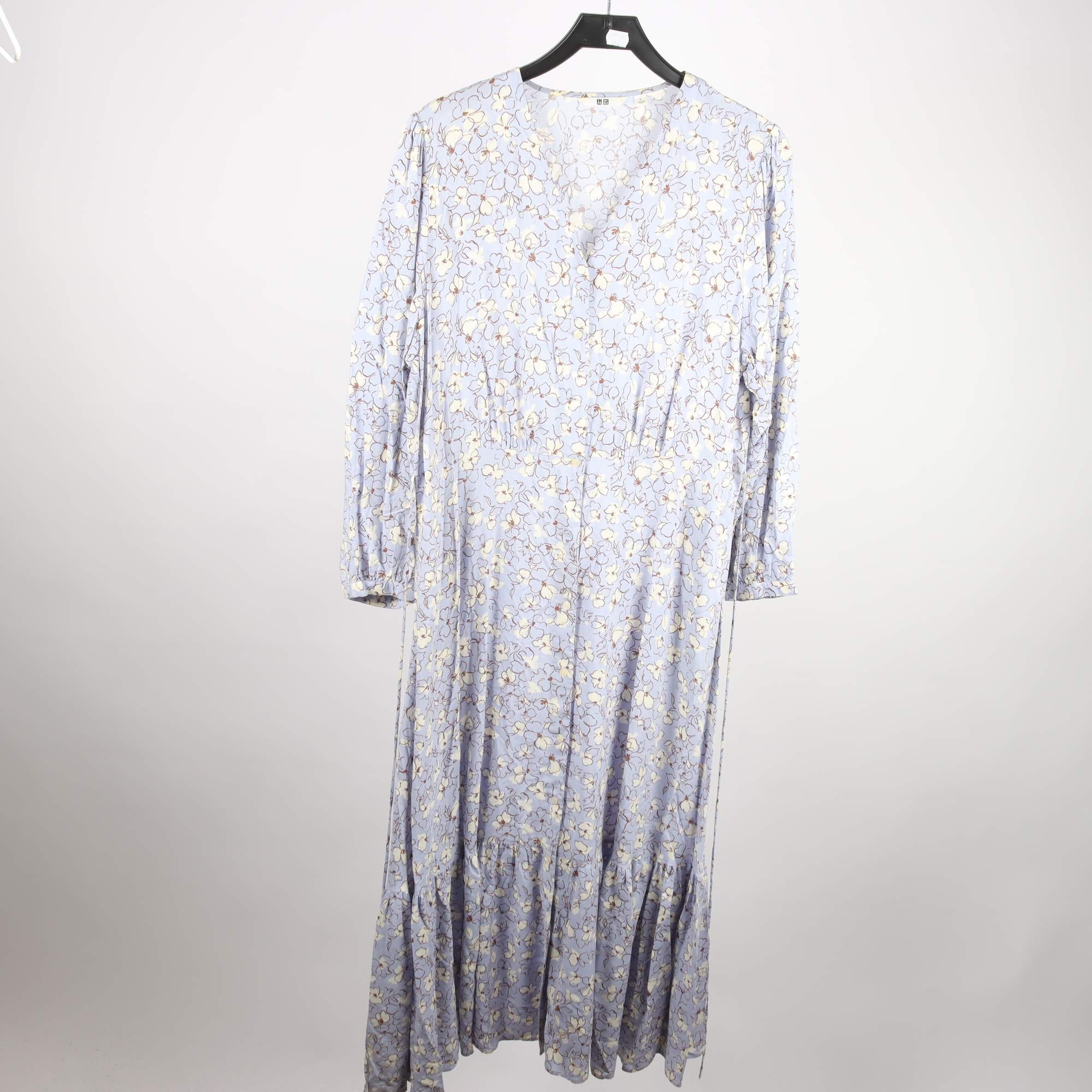 Klänning, Uniqlo, blommig, lila, stl. L.