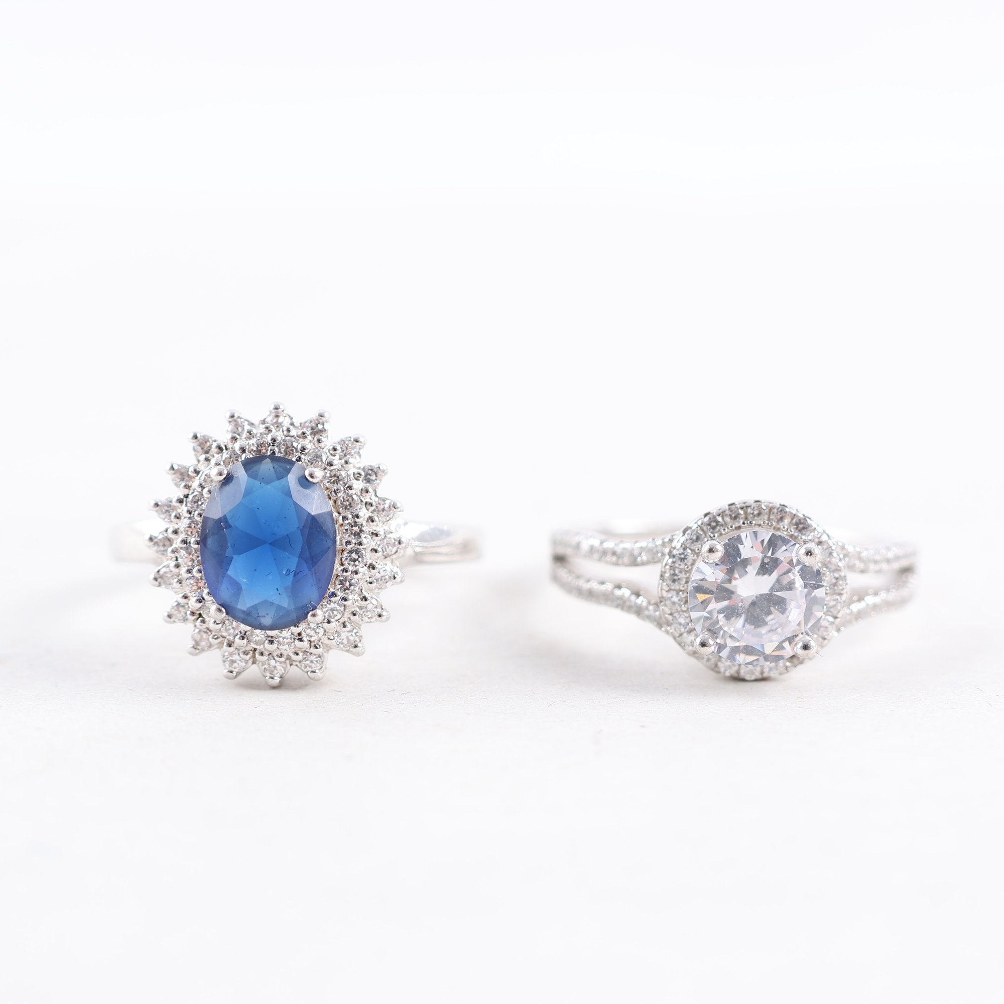 Ringar, silver, två stycken, stenar, glas, brv: 7.1g