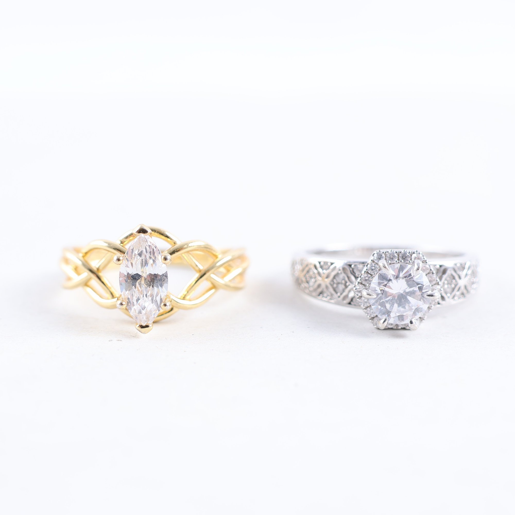 Ringar, silver, två stycken, stenar, glas, brv: 7.7g