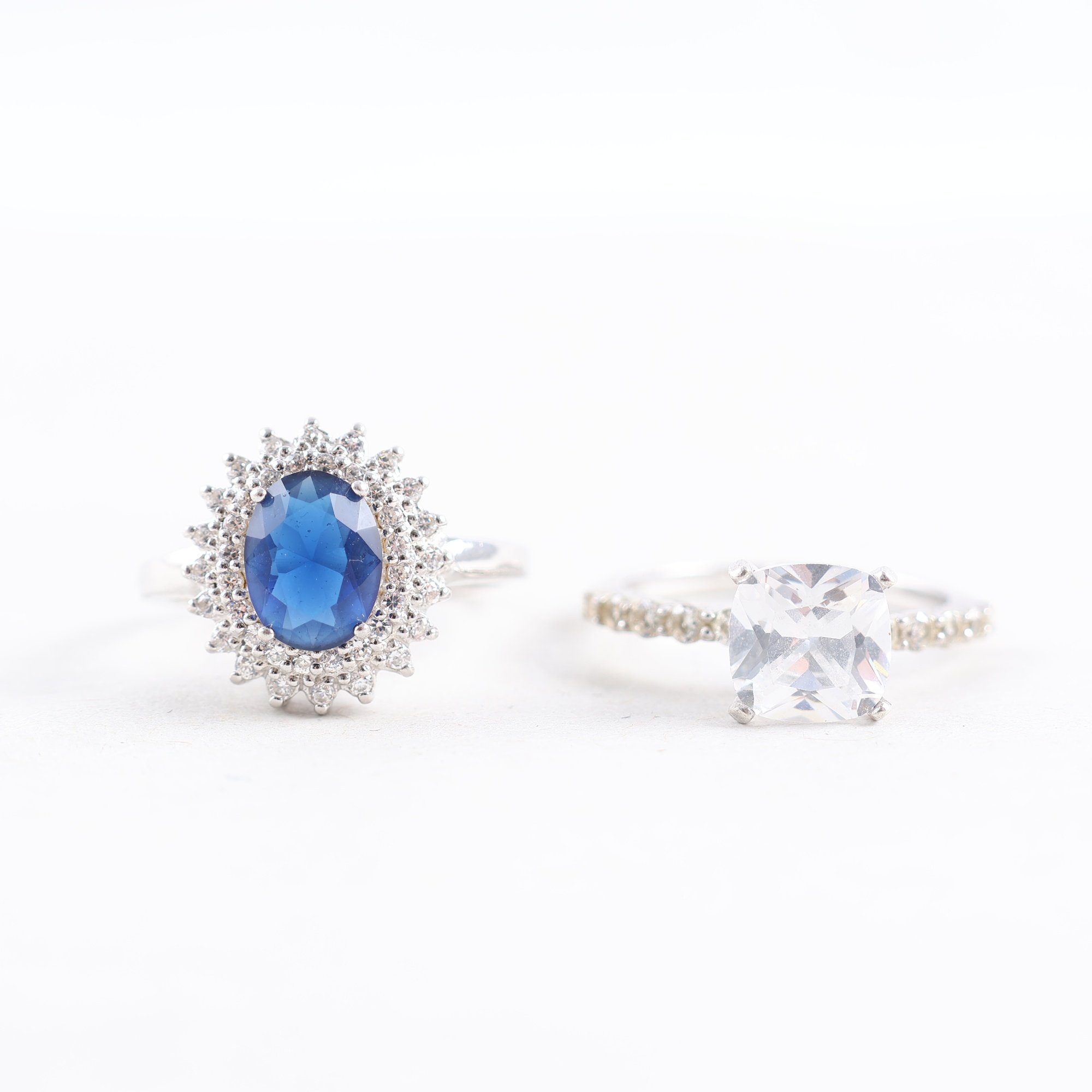 Ringar, silver, två stycken, stenar, glas, brv: 6.7g
