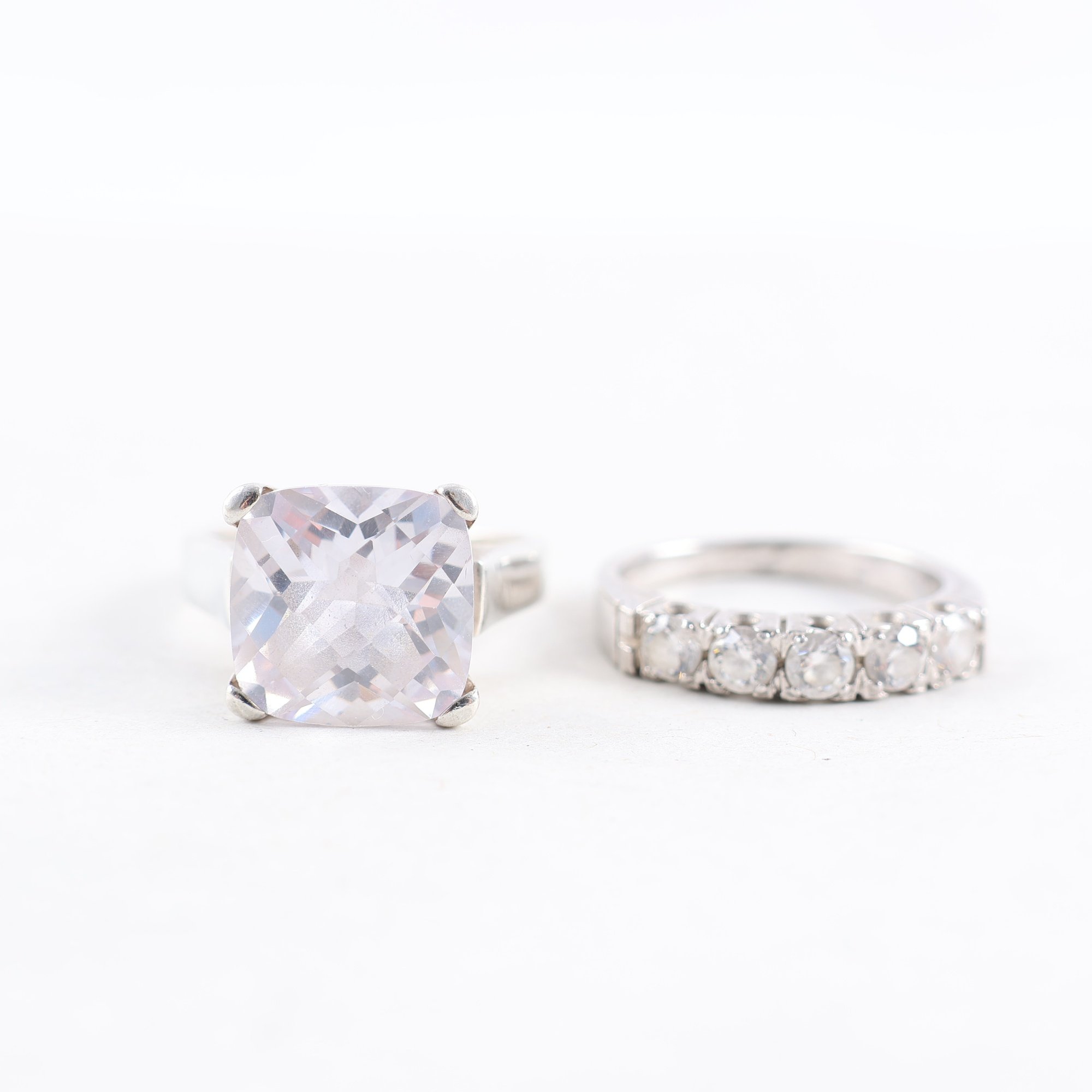 Ringar, silver, två stycken, stenar, glas, brv: 10.8g