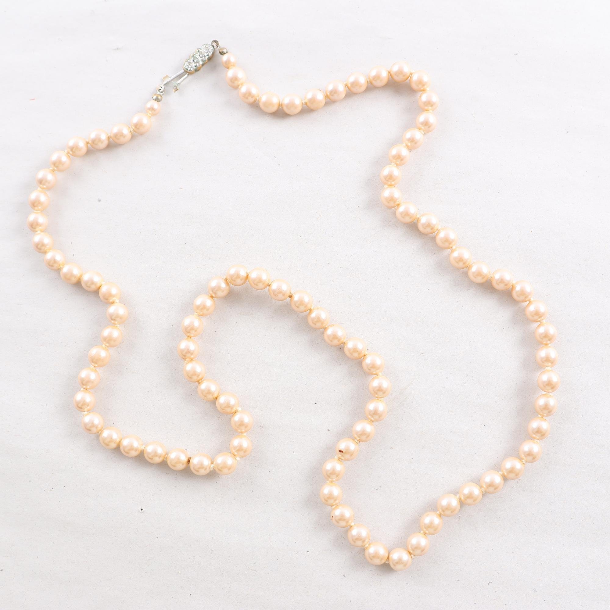 Pärlhalsband