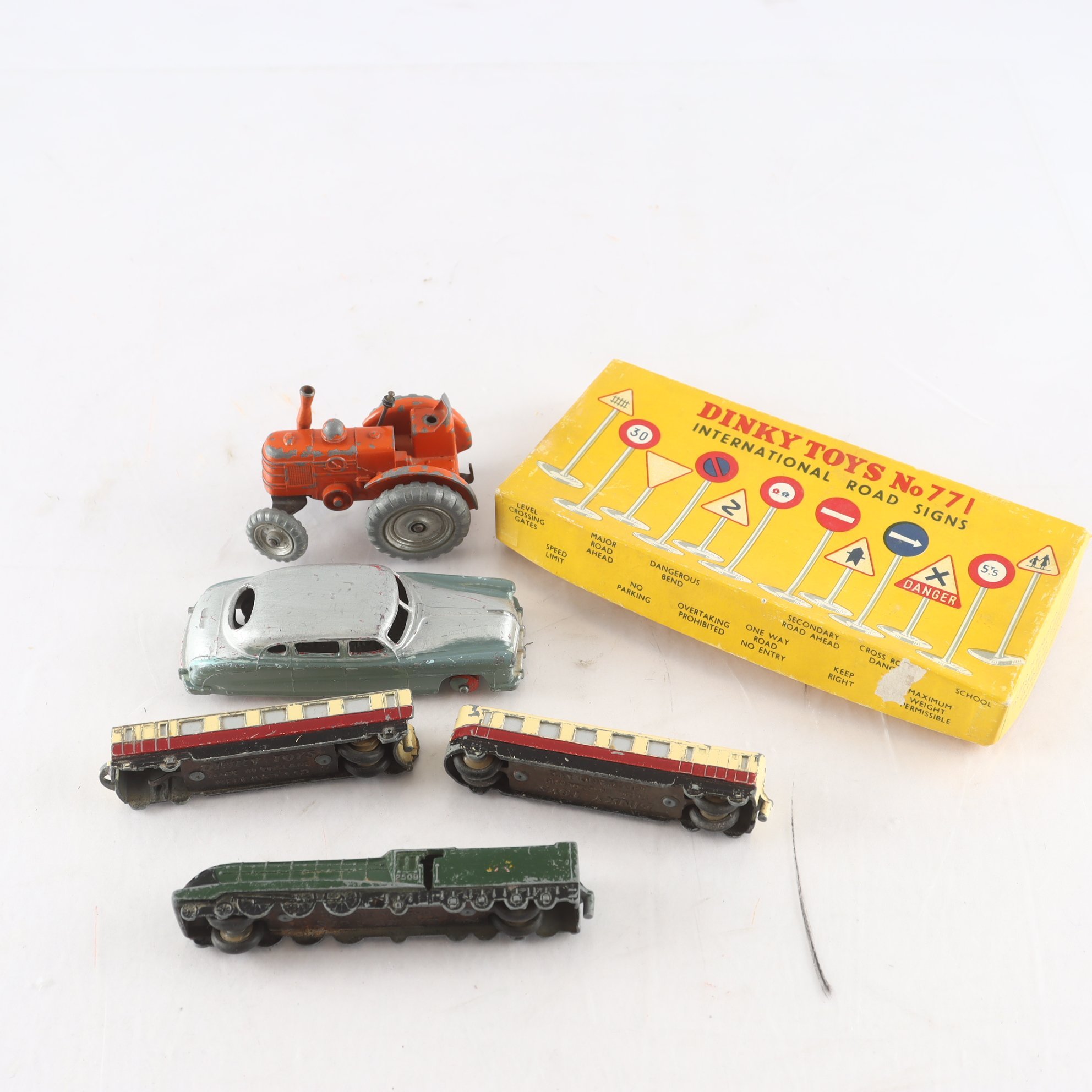 Fordon, Dinky toys