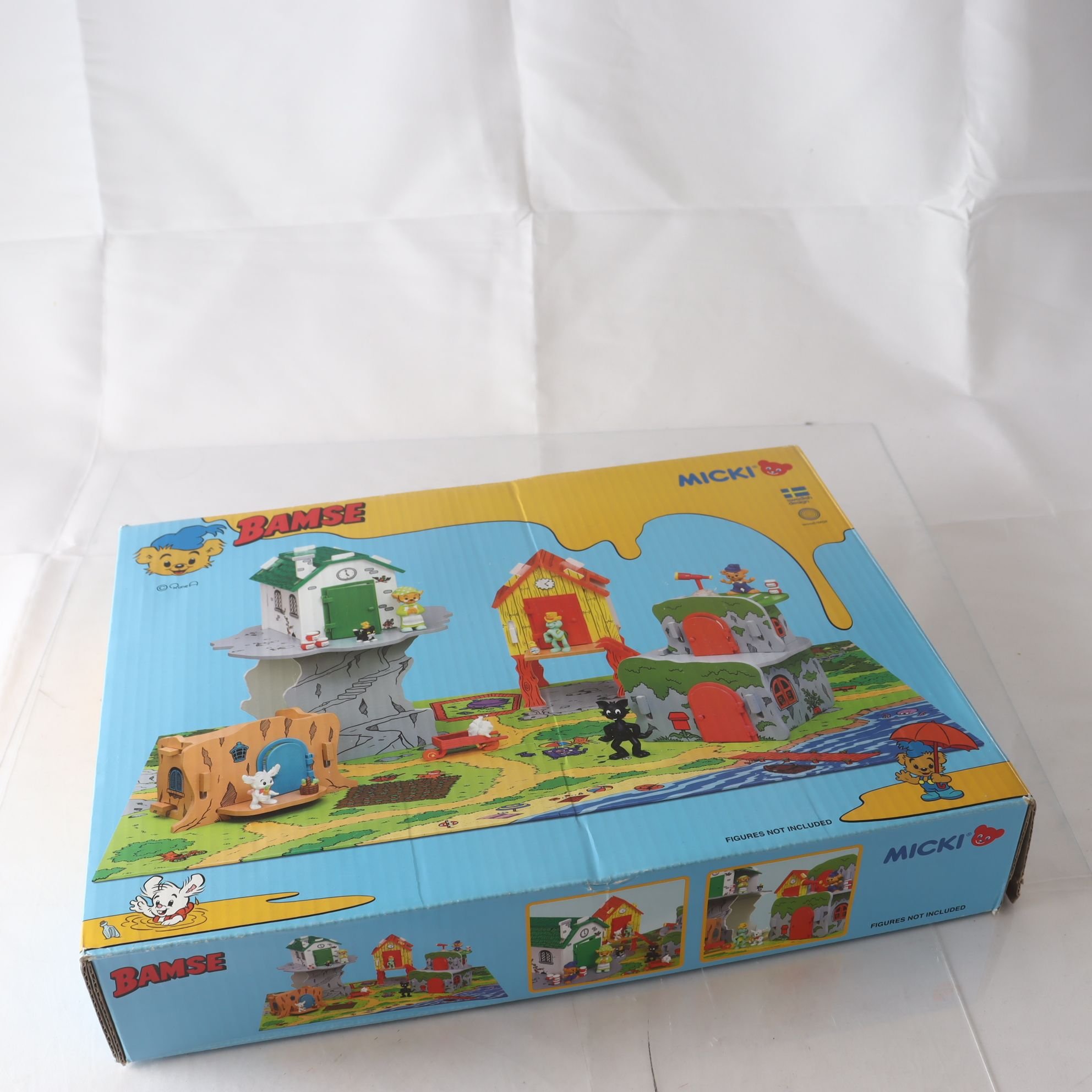 Lekhus och figurer, Micki, Bamse. Samfraktas ej.