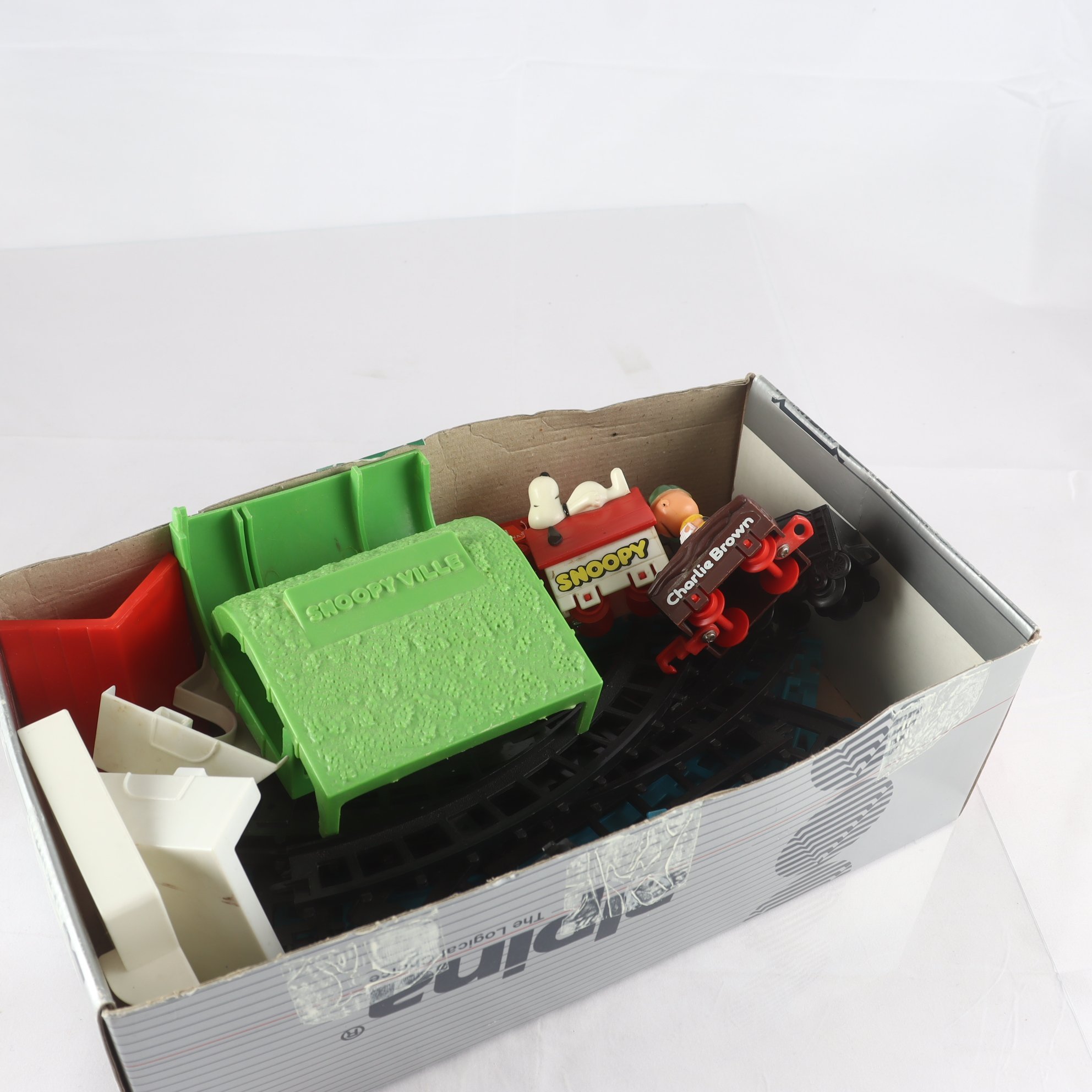Tågbana, plast, Aviva toy, snoopyville, snobben.