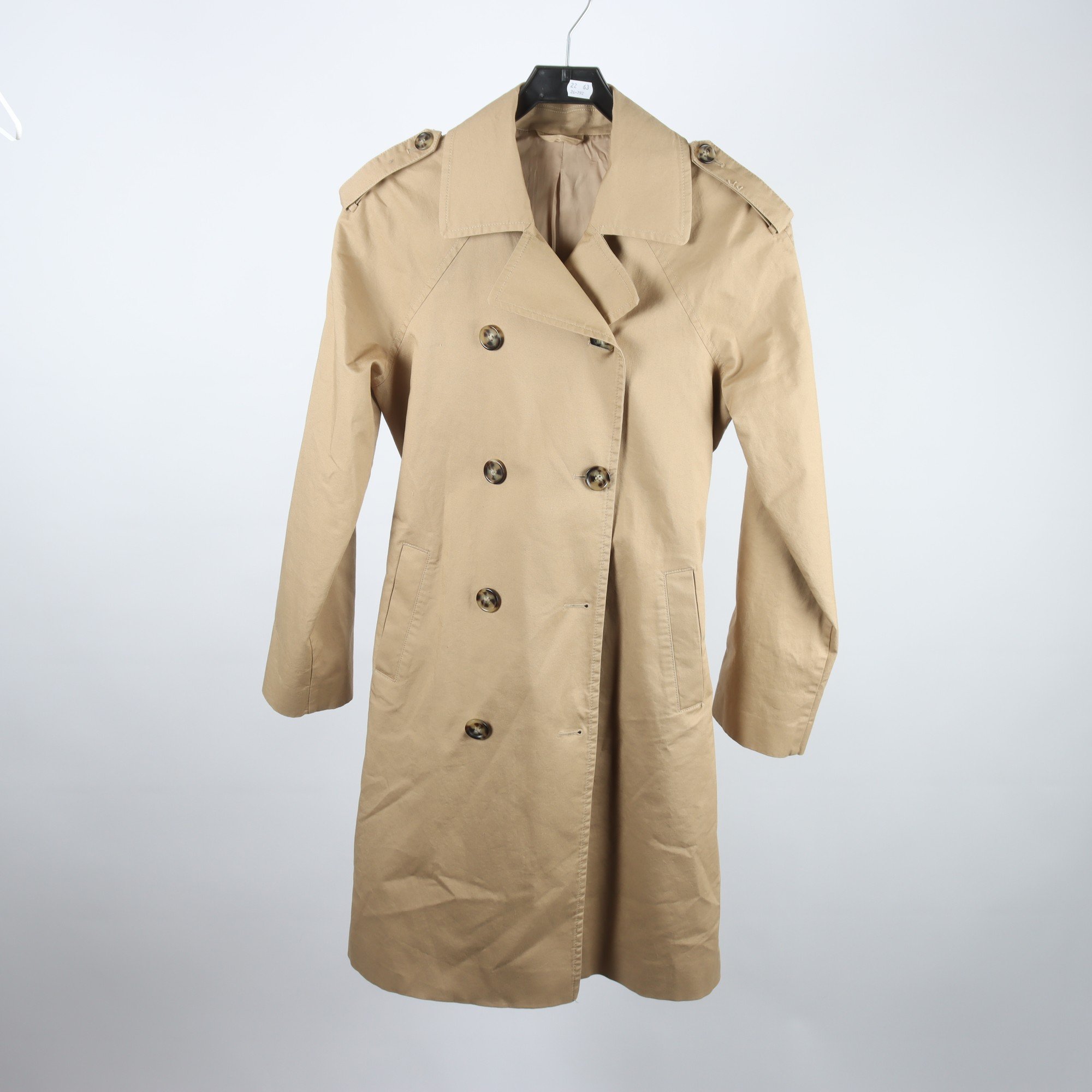 Trenchcoat, & Other Stories, stl. 36