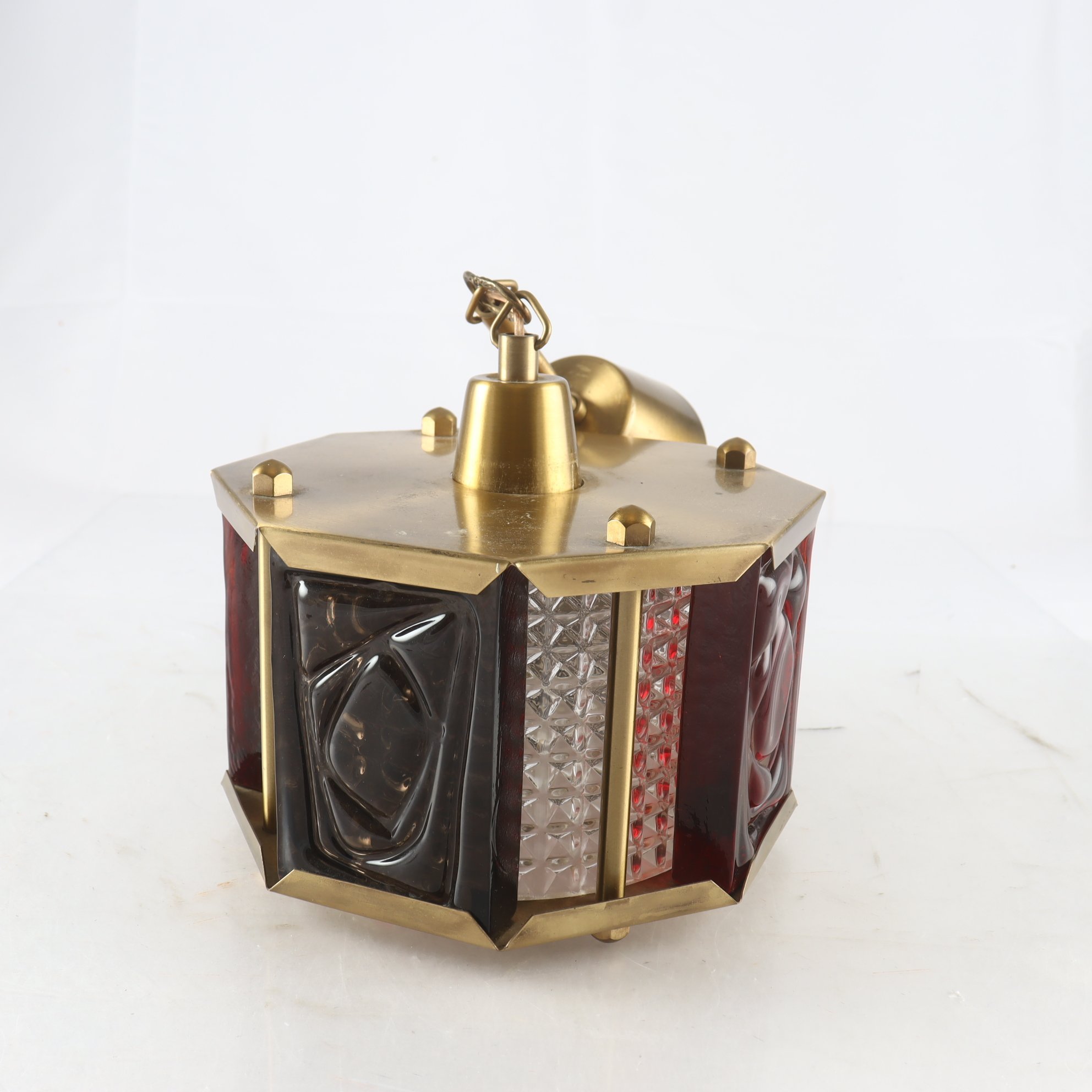 Taklampa, glas/mässing 1900-talet. Samfraktas ej.