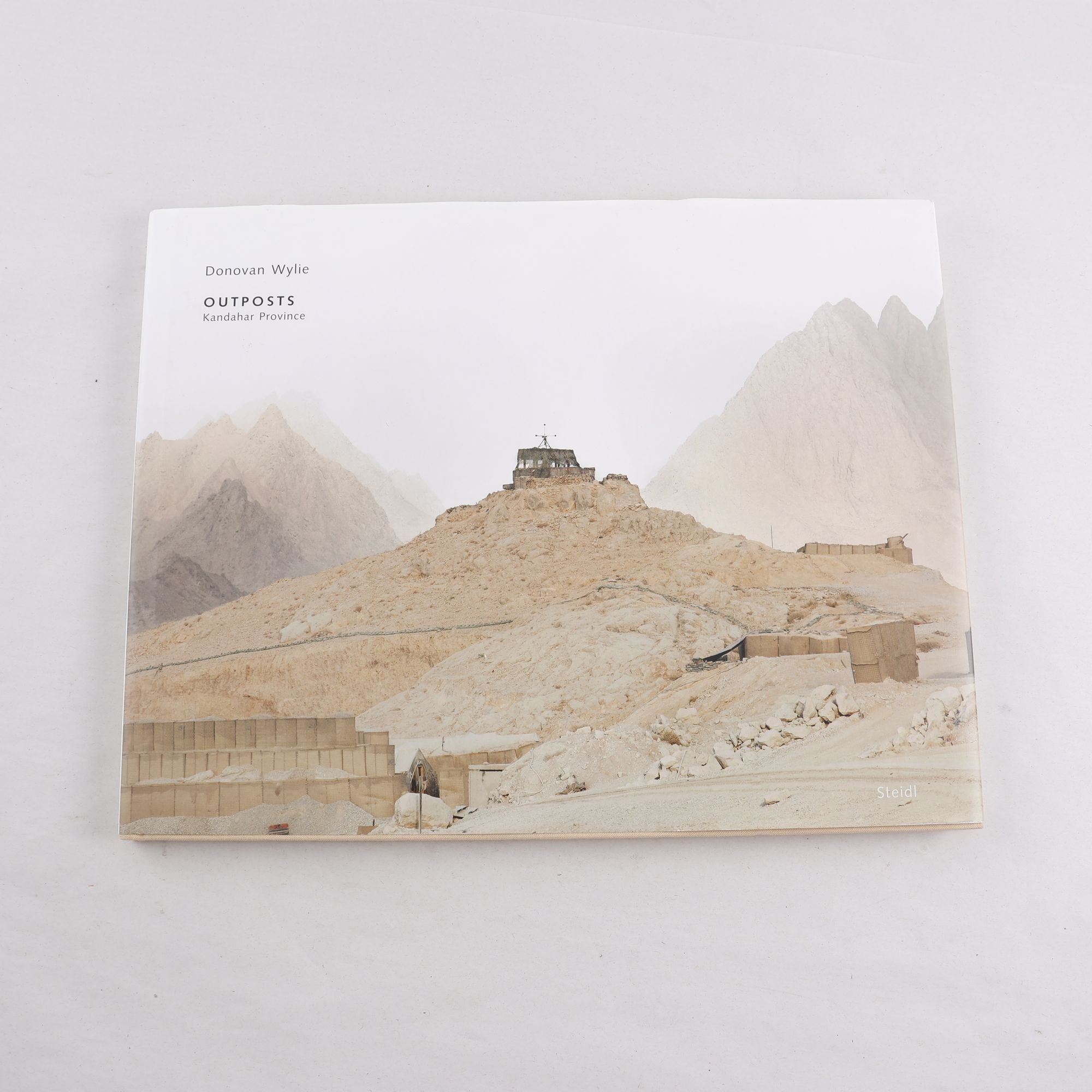 Fotobok, Outposts, Knandahr province – Donovan Wylie