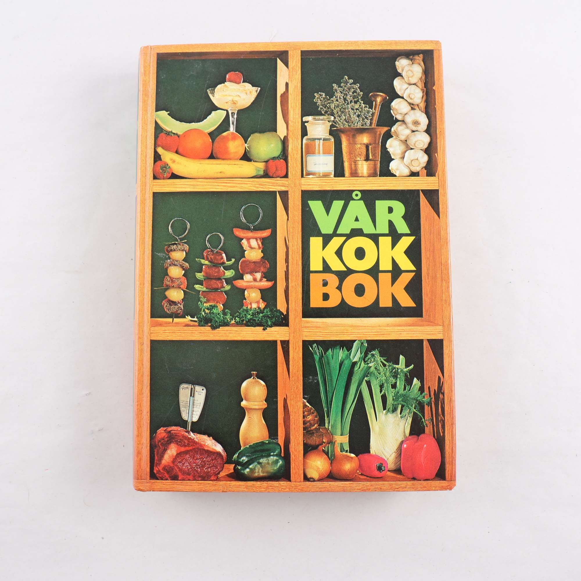 Vår kokbok, 1977