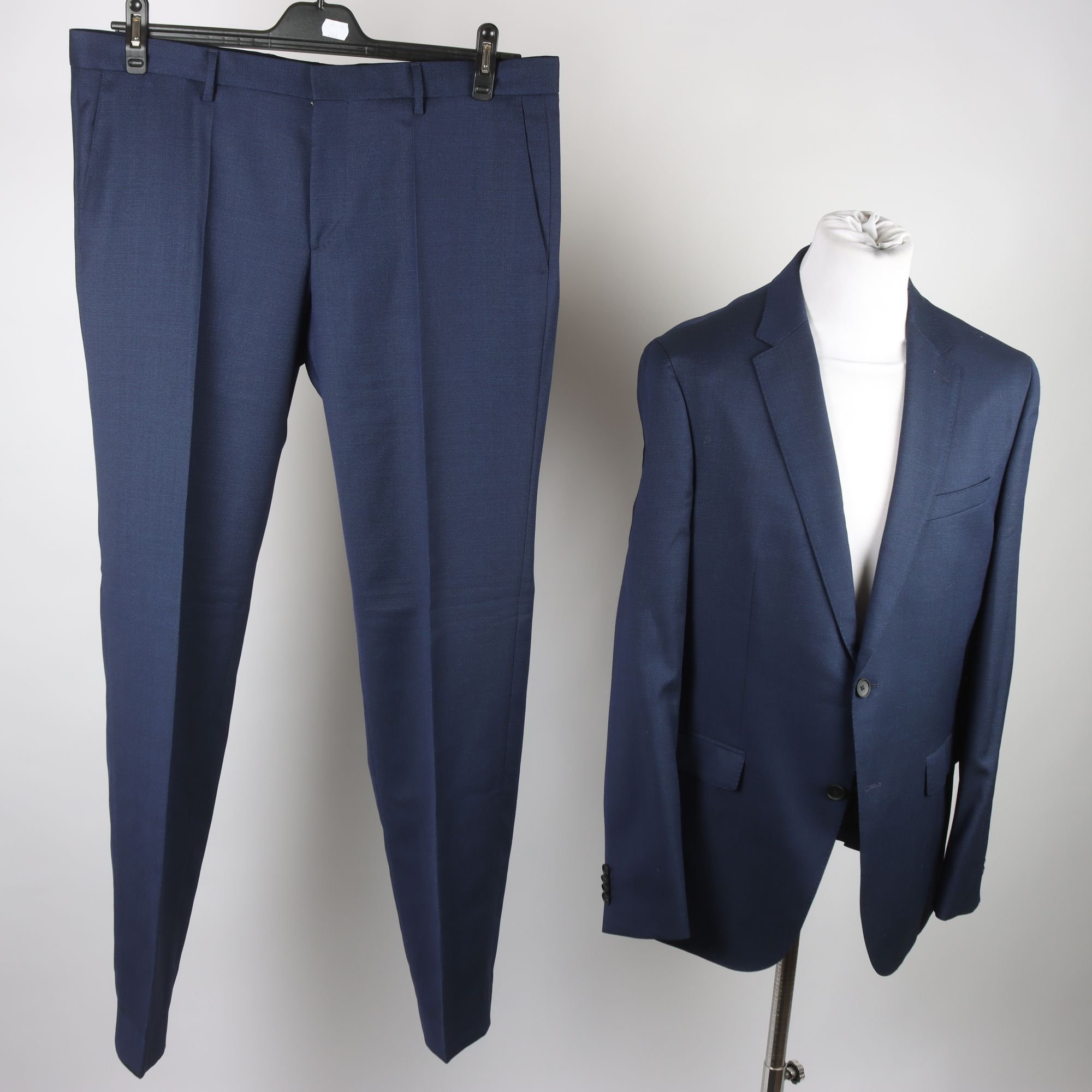 Kostym, Hugo Boss, blå, 100% ull, stl. 52.