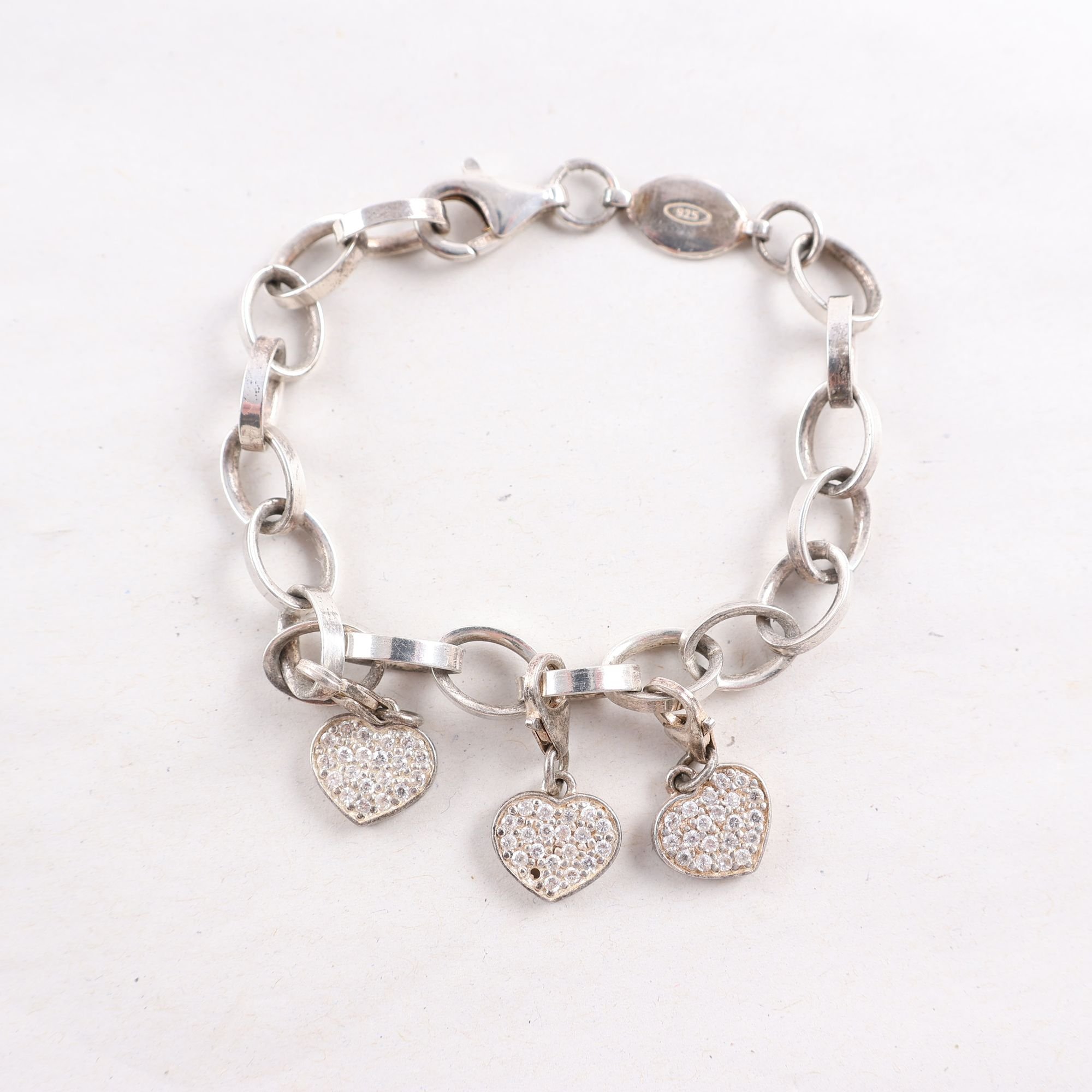 Armband, silver, tre berlocker, stenar, brv: 21,1 g