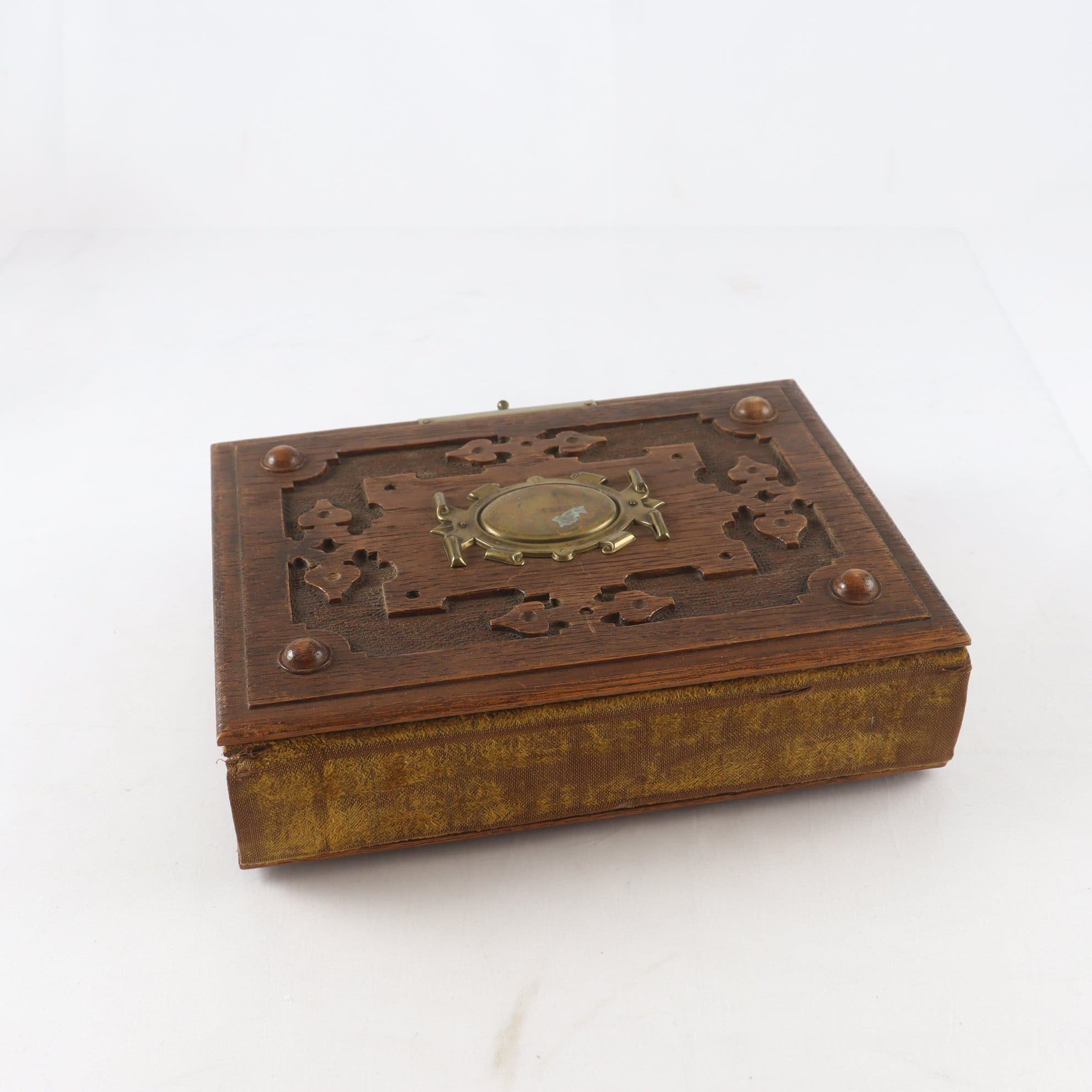 Fotoalbum med porträtt, sent 1800-tal/ 1900-talets början