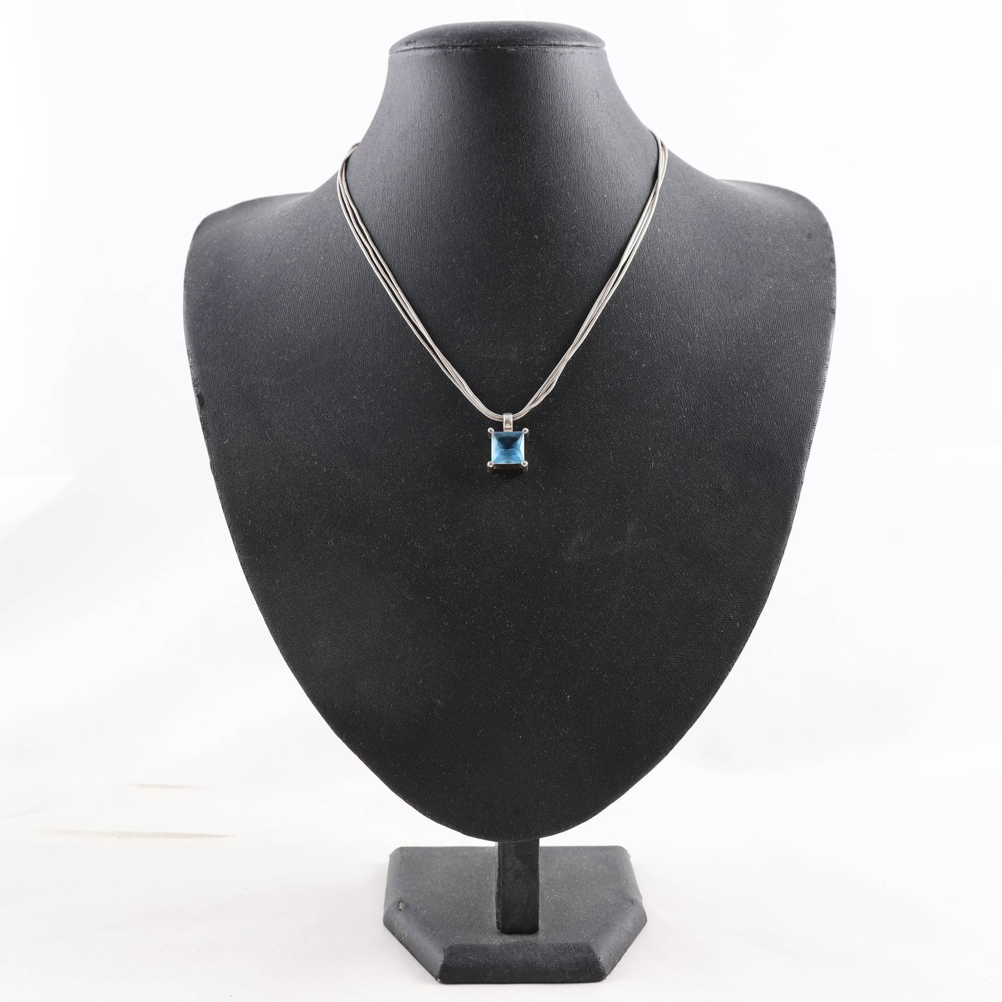 Halsband & hänge, tretrådigt, glas, brv: 14.8g