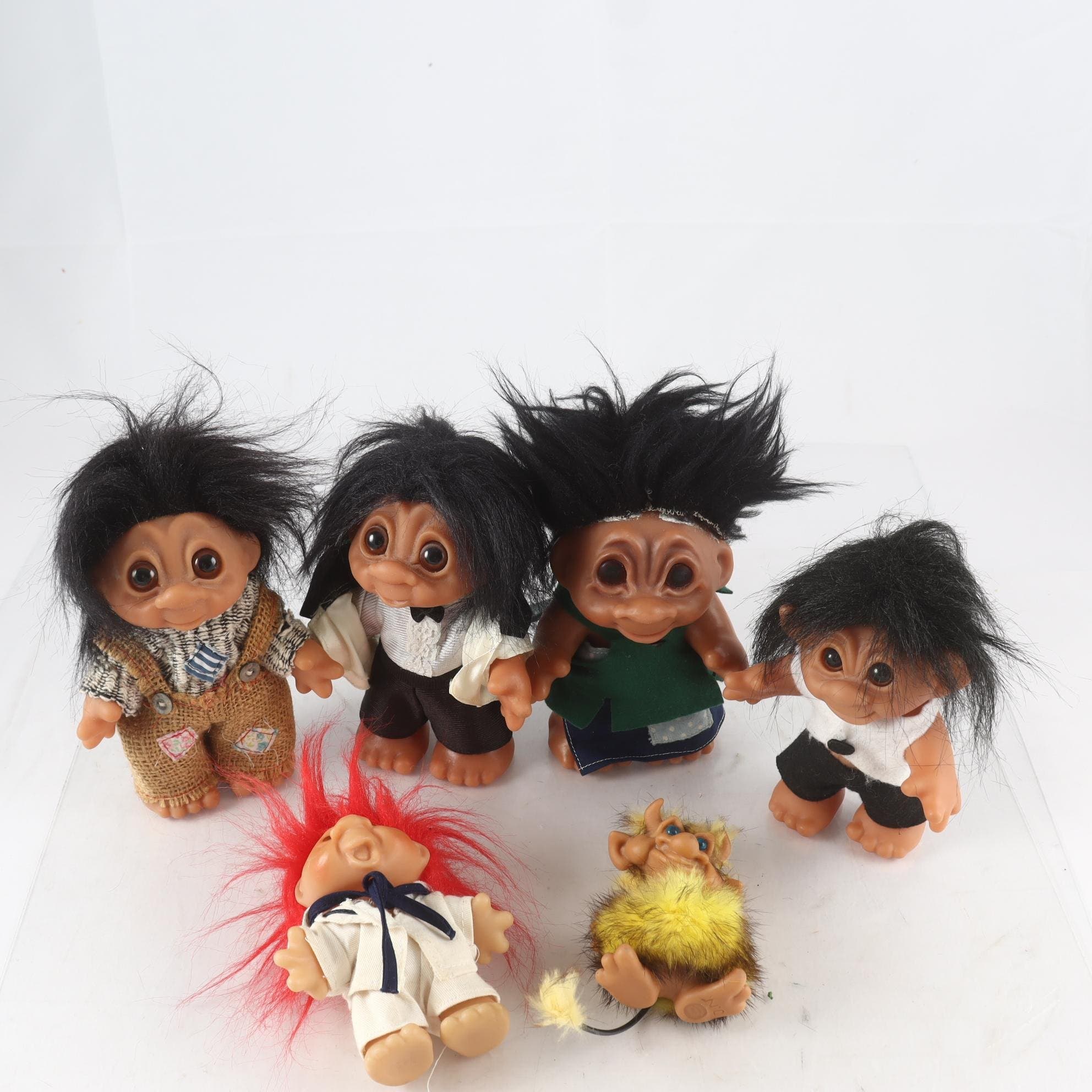 Dockor, figurer, Dam troll mfl