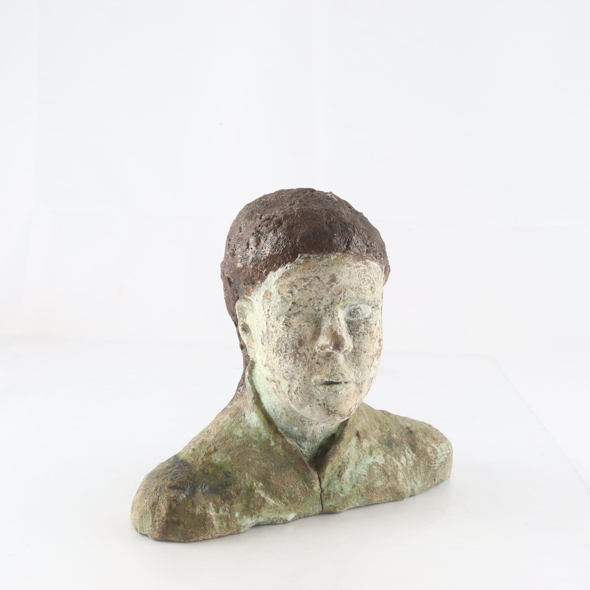 Skulptur, byst, keramik. Samfraktas ej.