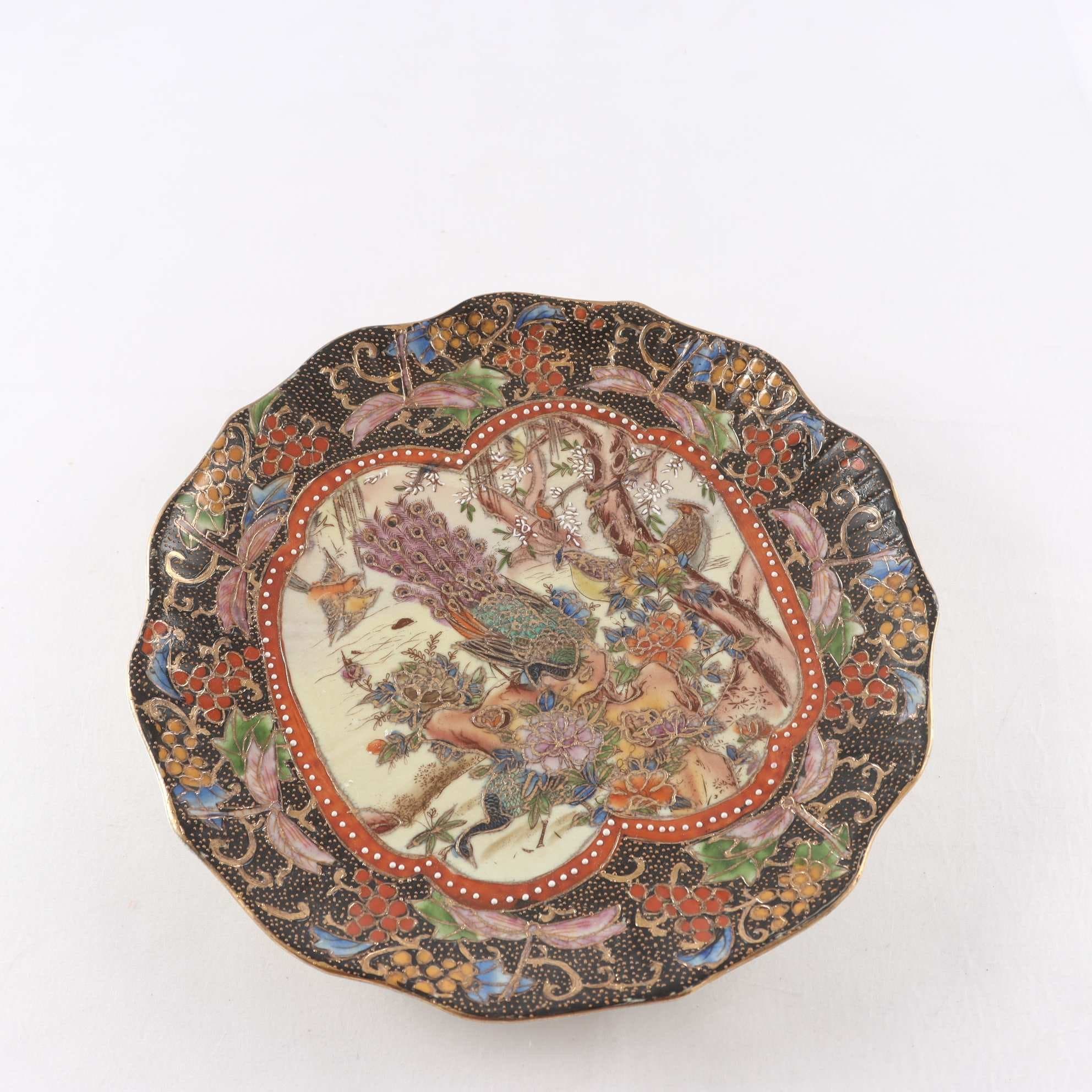 Tallrik, handmålad, Satsuma, Kina, 1900-tal