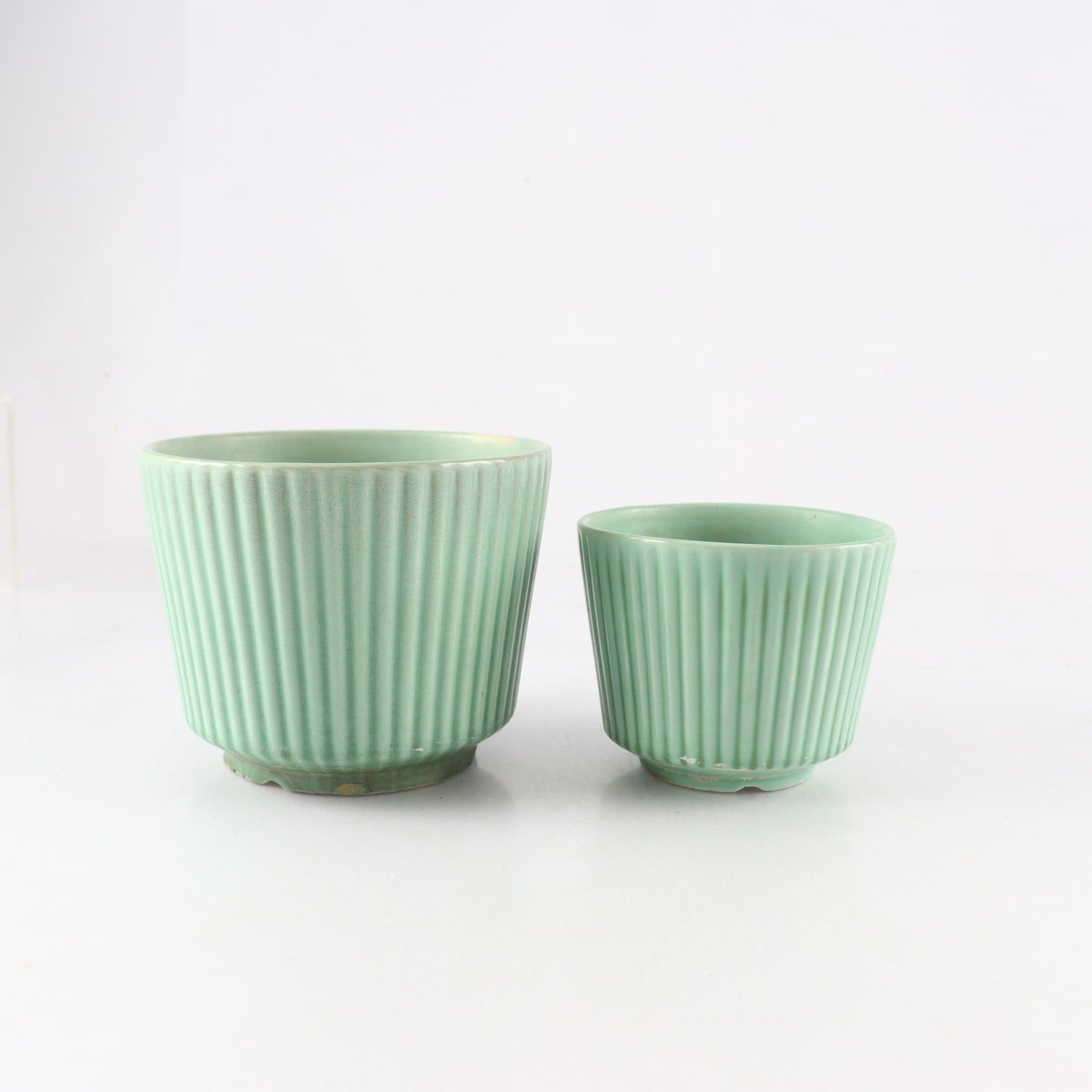 Ytterfoder, celadoniaglaserade, Arthur Percy, 1940-tal, 2 st. Samfraktas ej.