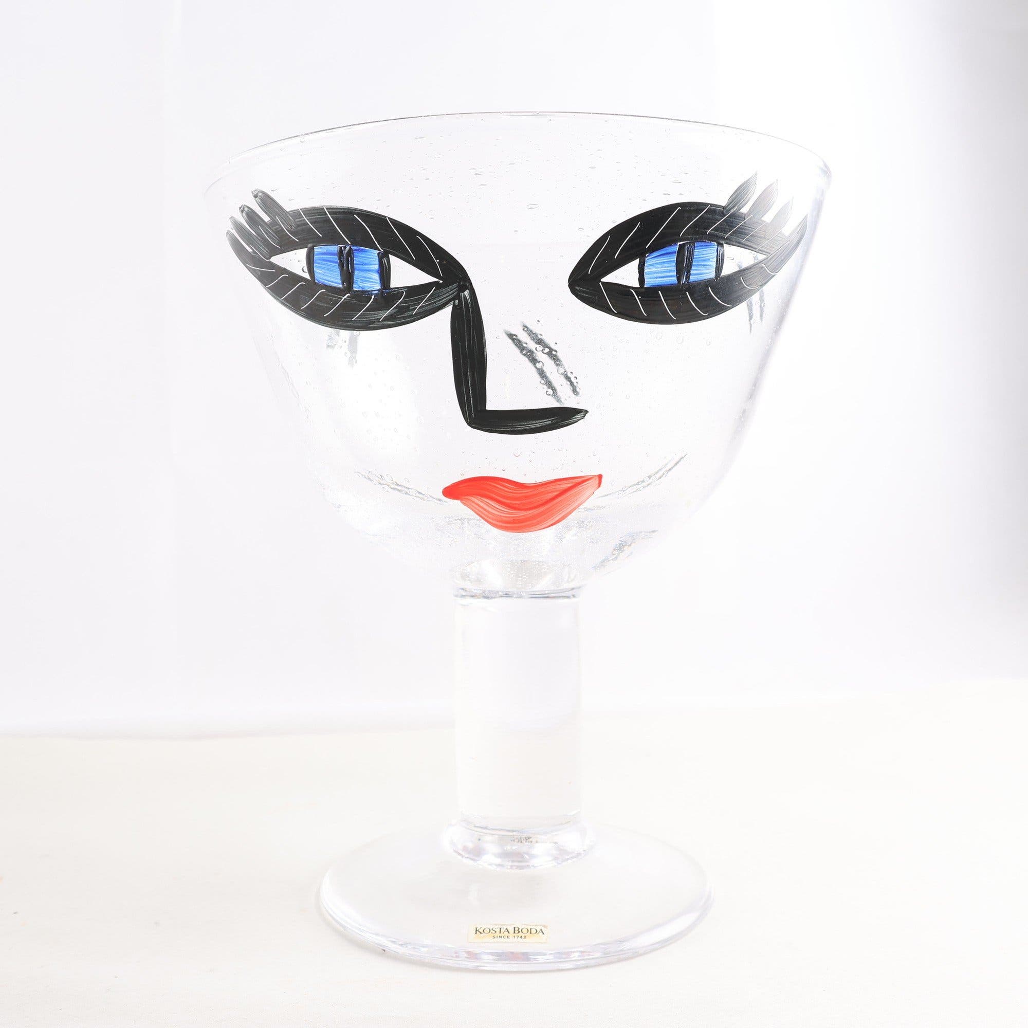 Skål på fot, glas, Ulrika Hydman Vallien, Kosta Boda. Samfraktas ej.