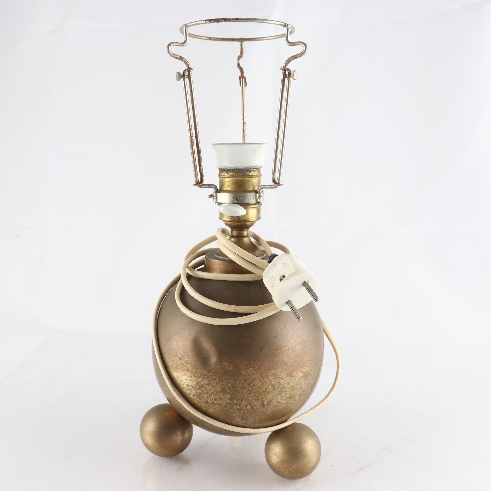 Bordslampa, Gusum bruk, mässing. Samfraktas ej.