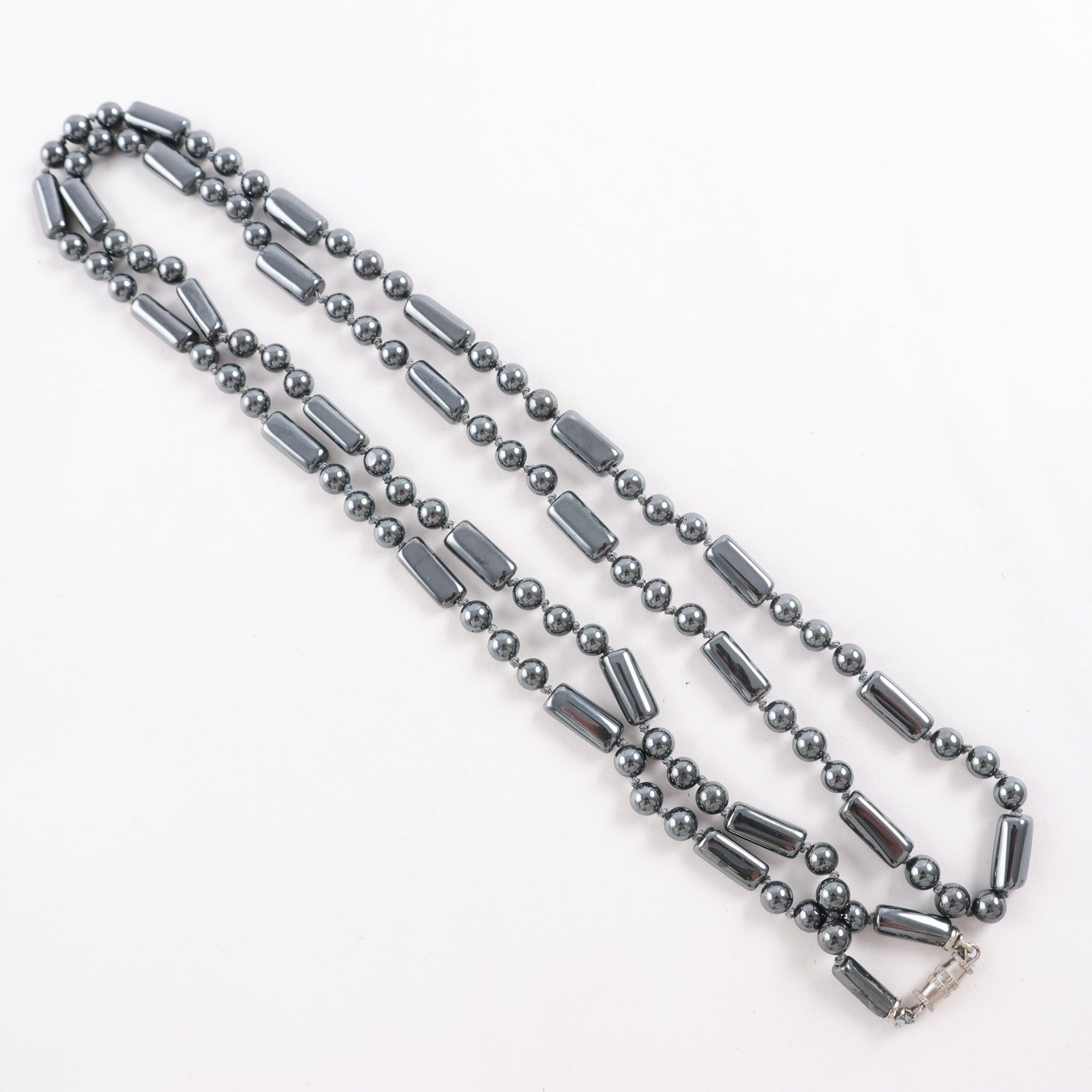 Halsband, Hematit