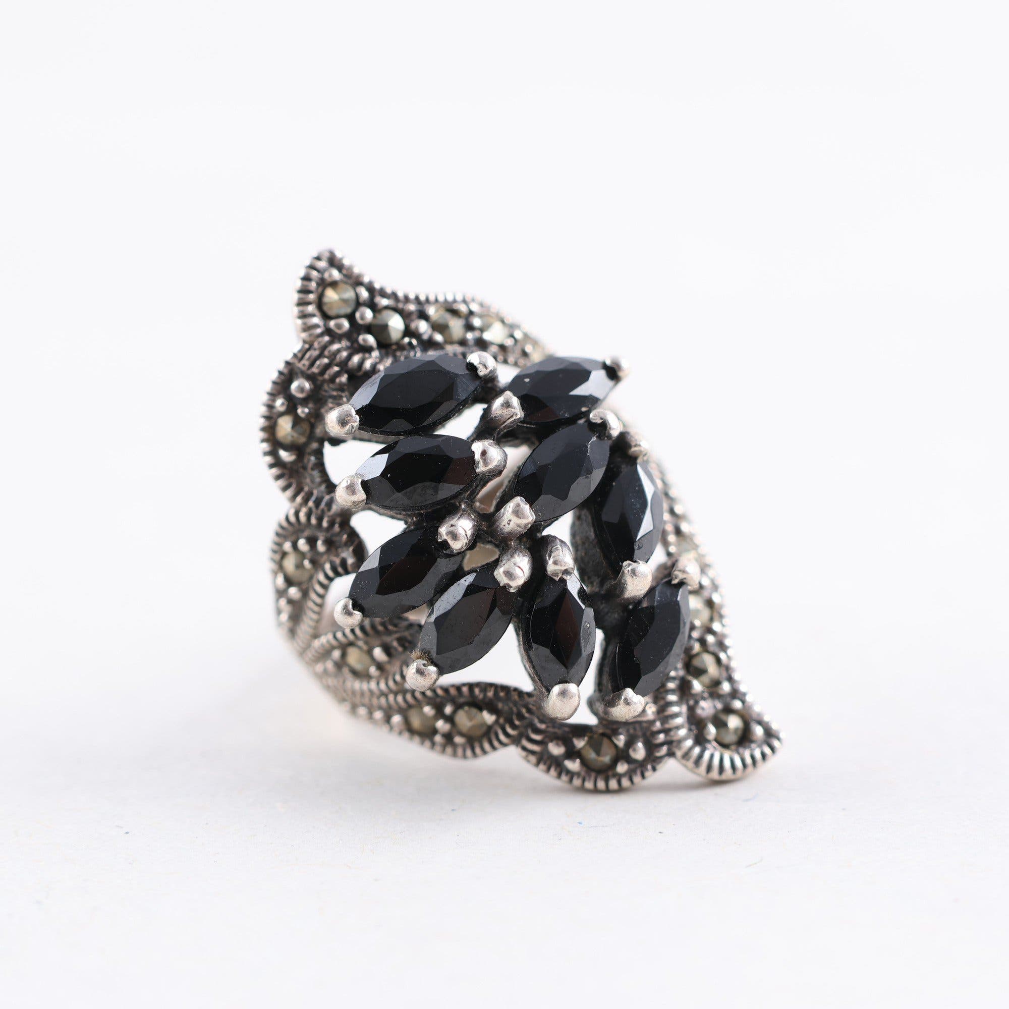 Ring, silver 925, markasiter, svarta stenar, brv: 7.7g