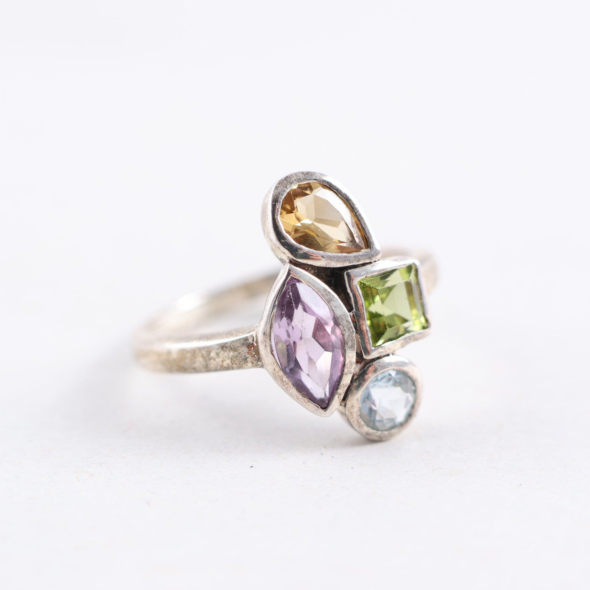 Ring, silver, färgat glas, brv: 3.3g