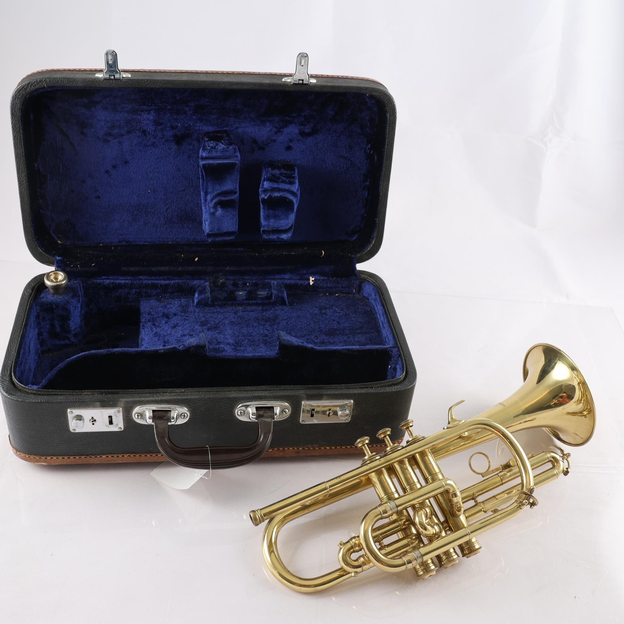 Trumpet, Lark, Kina, Samfraktas ej.