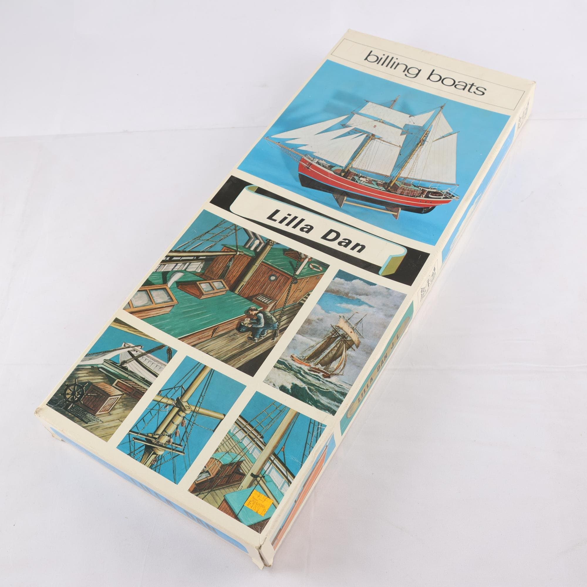 Billing Boats ”lilla Dan” Träbyggsats. Samfraktas ej.